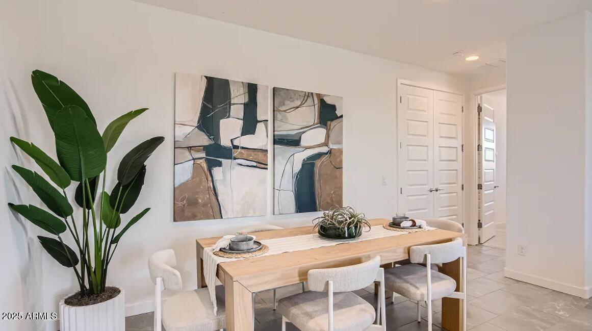 4545 E KENNETH Lane