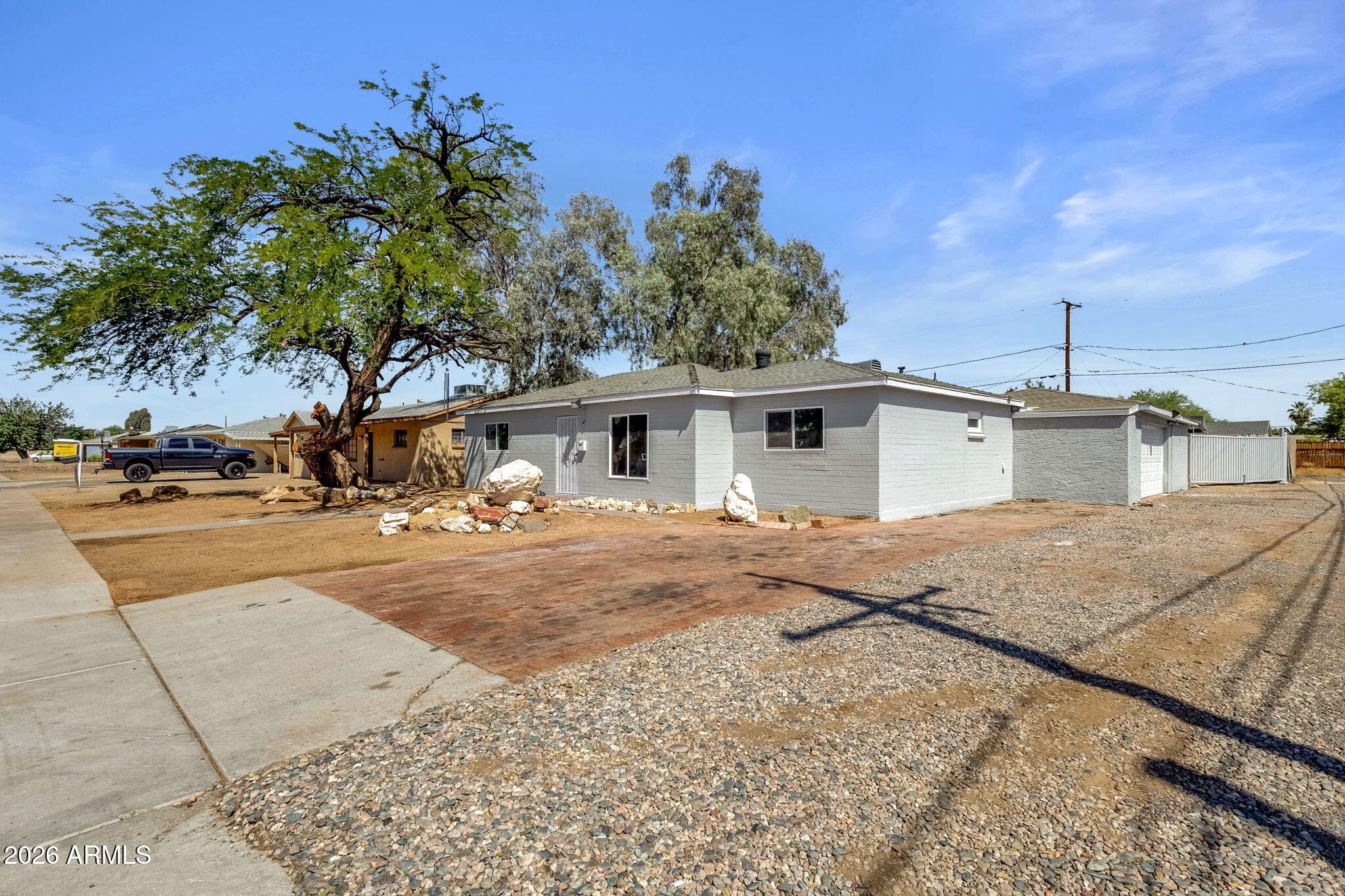 2728 W EL CAMINITO Drive