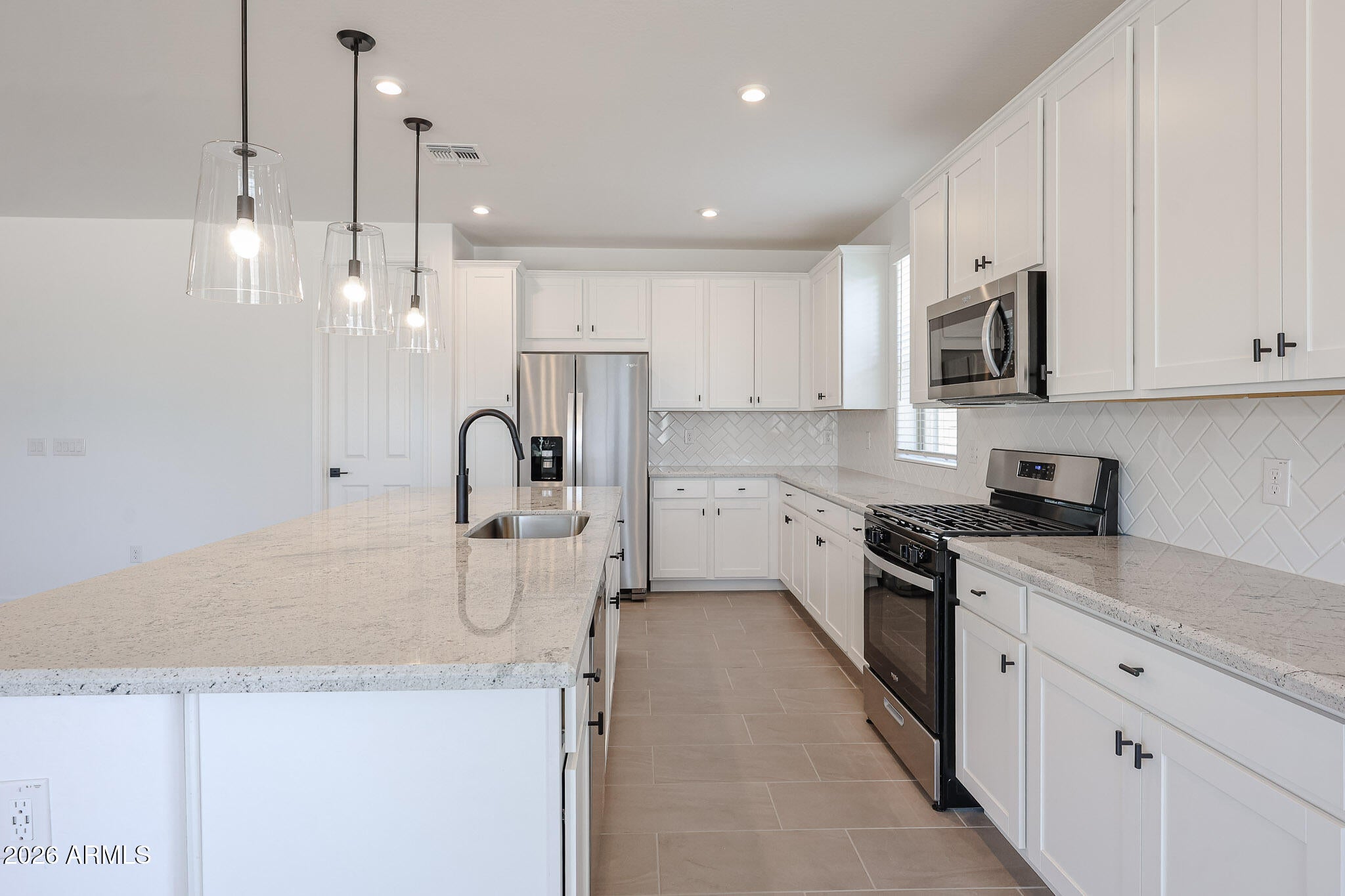 19020 W STELLA Avenue