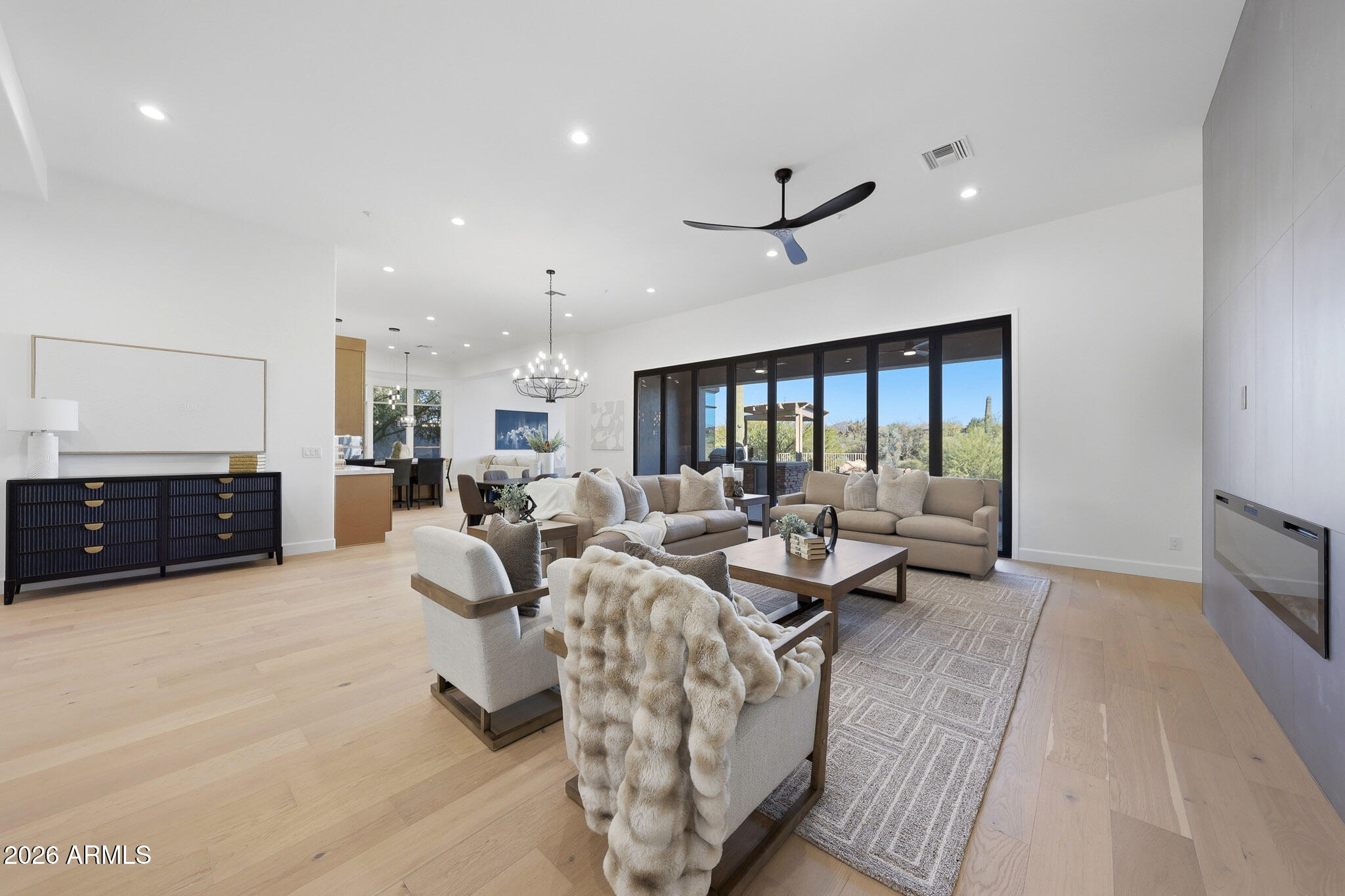 34617 N DESERT RIDGE Drive