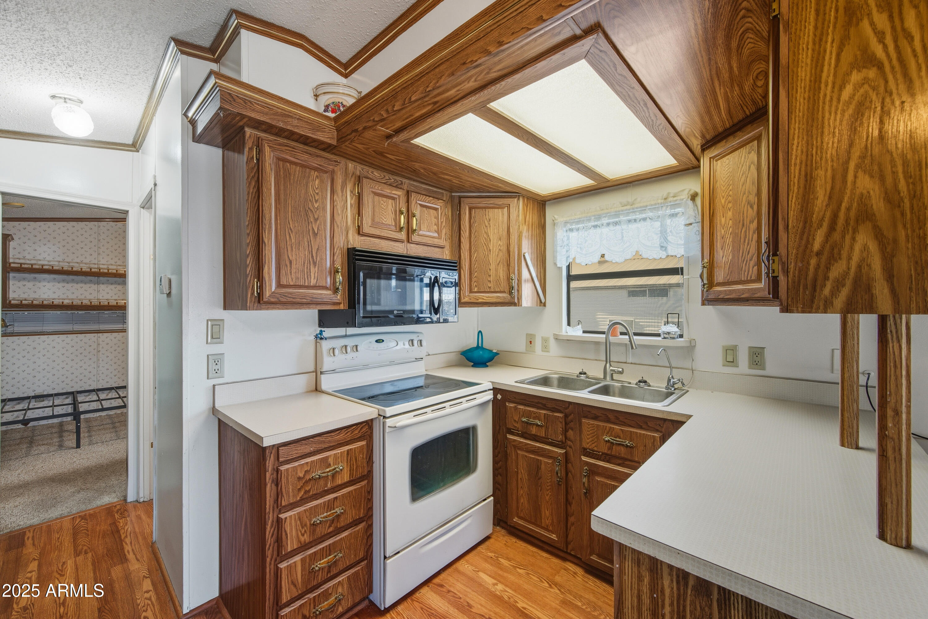 201 E MARICOPA Boulevard