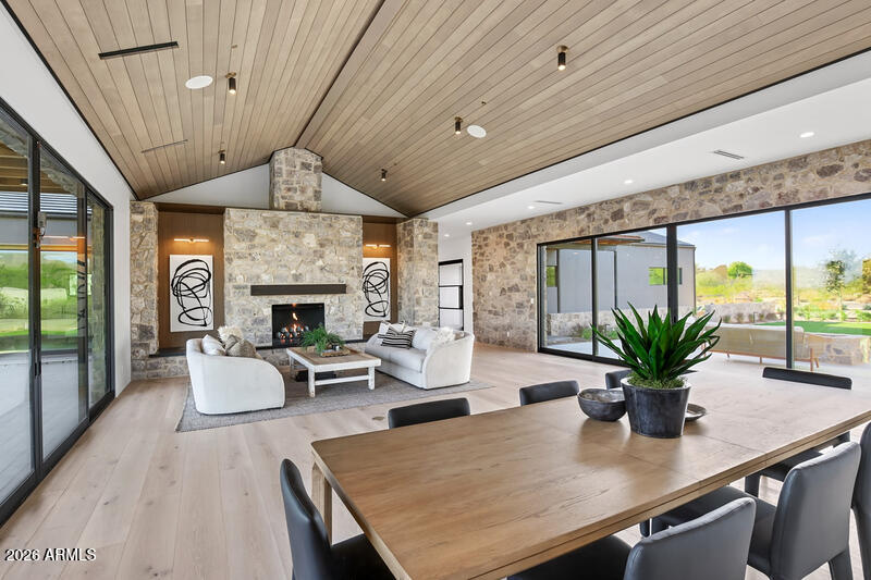 9067 E RIMROCK Drive
