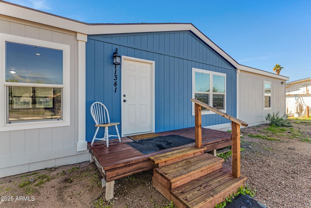 Photo of 11341 E 6th Avenue, Apache Junction, AZ 85120 (MLS # 6952700)