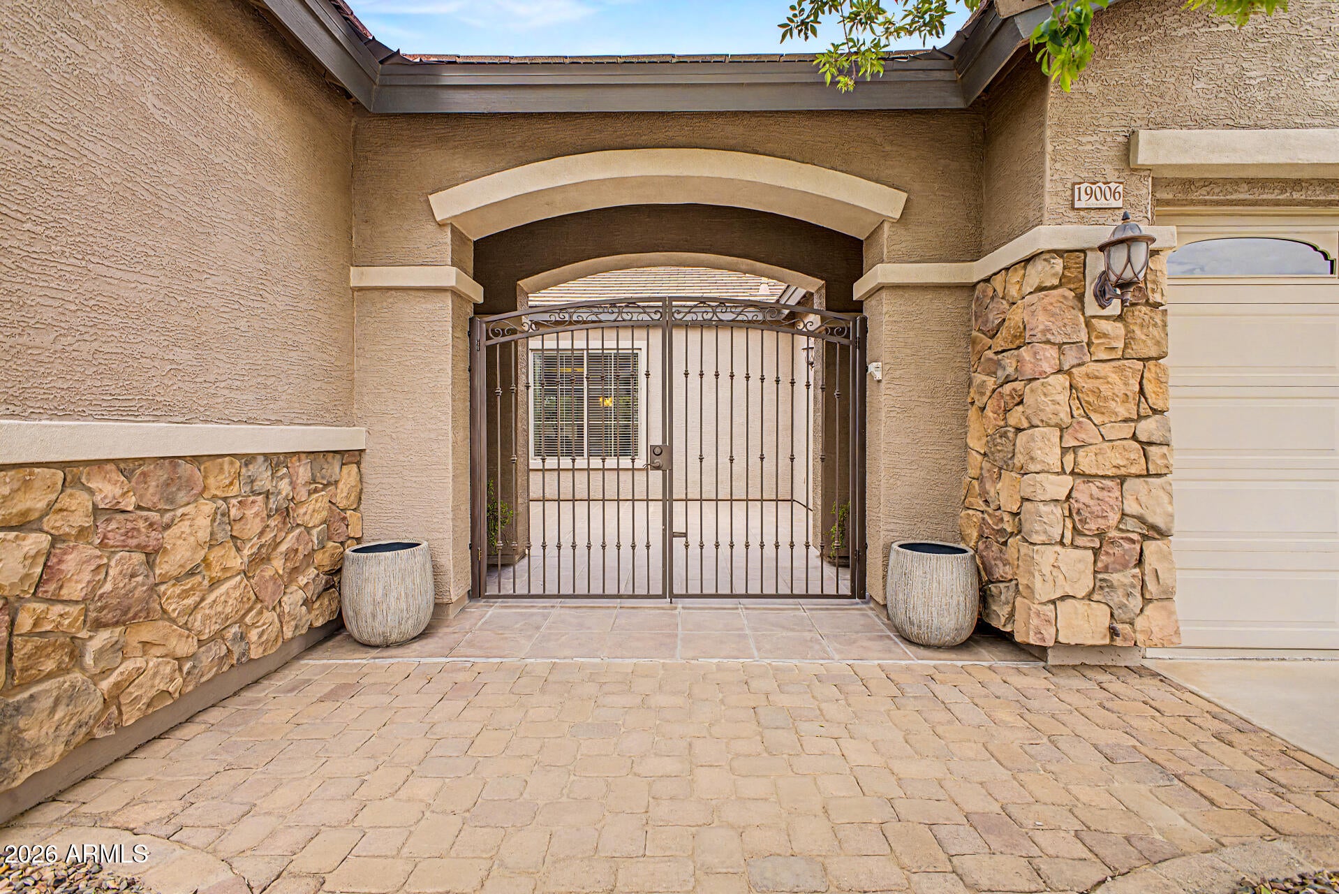 19006 E ARROWHEAD Trail