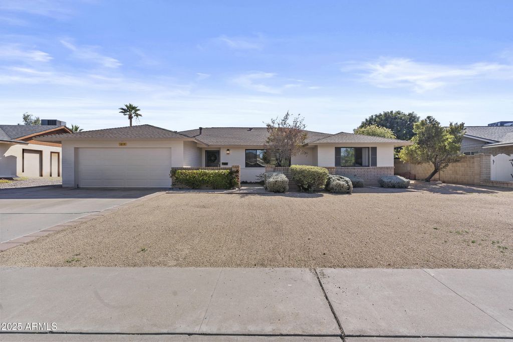 Photo of 1019 E Watson Drive, Tempe, AZ 85283 (MLS # 6948742)