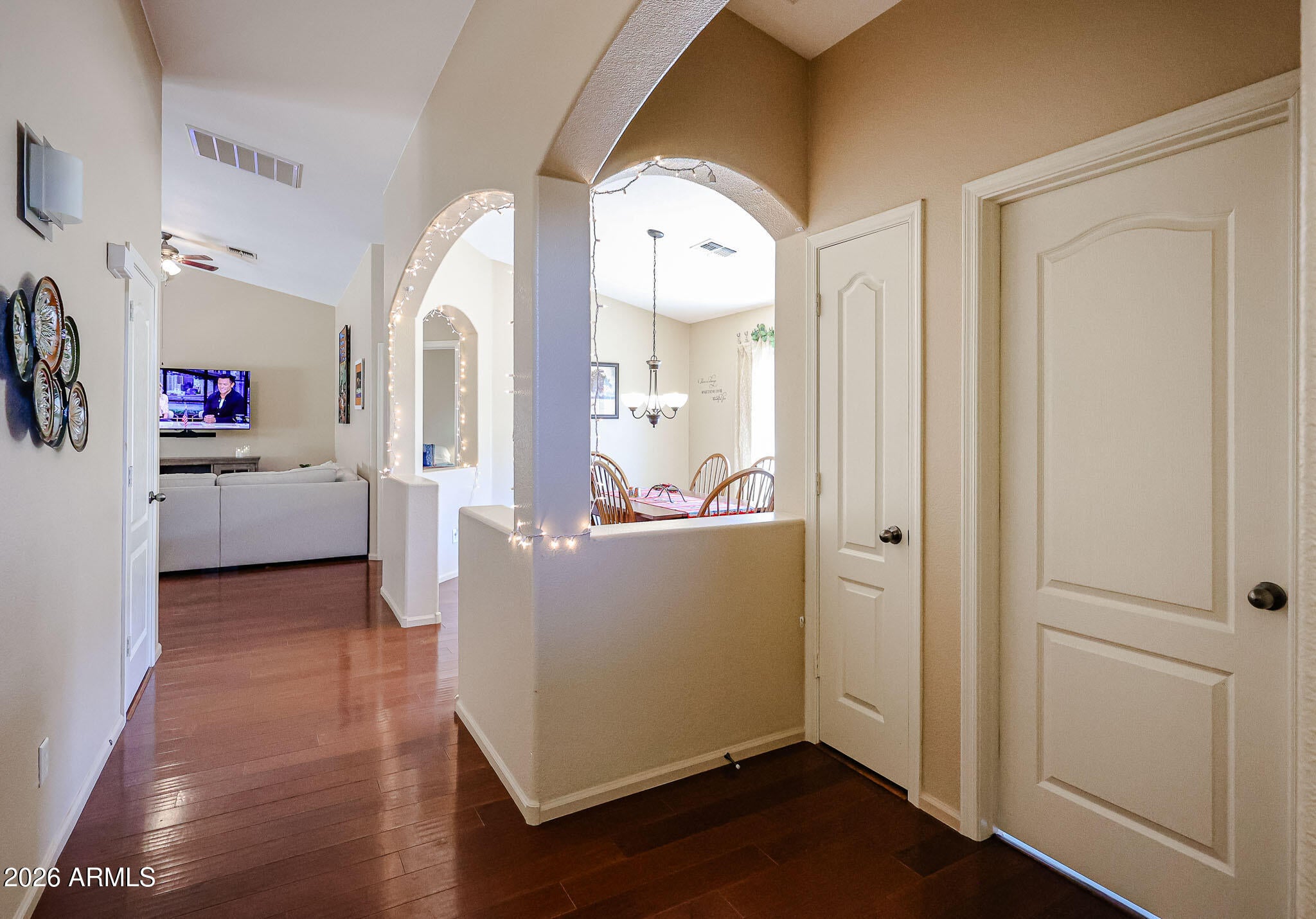 136 W DEXTER Way