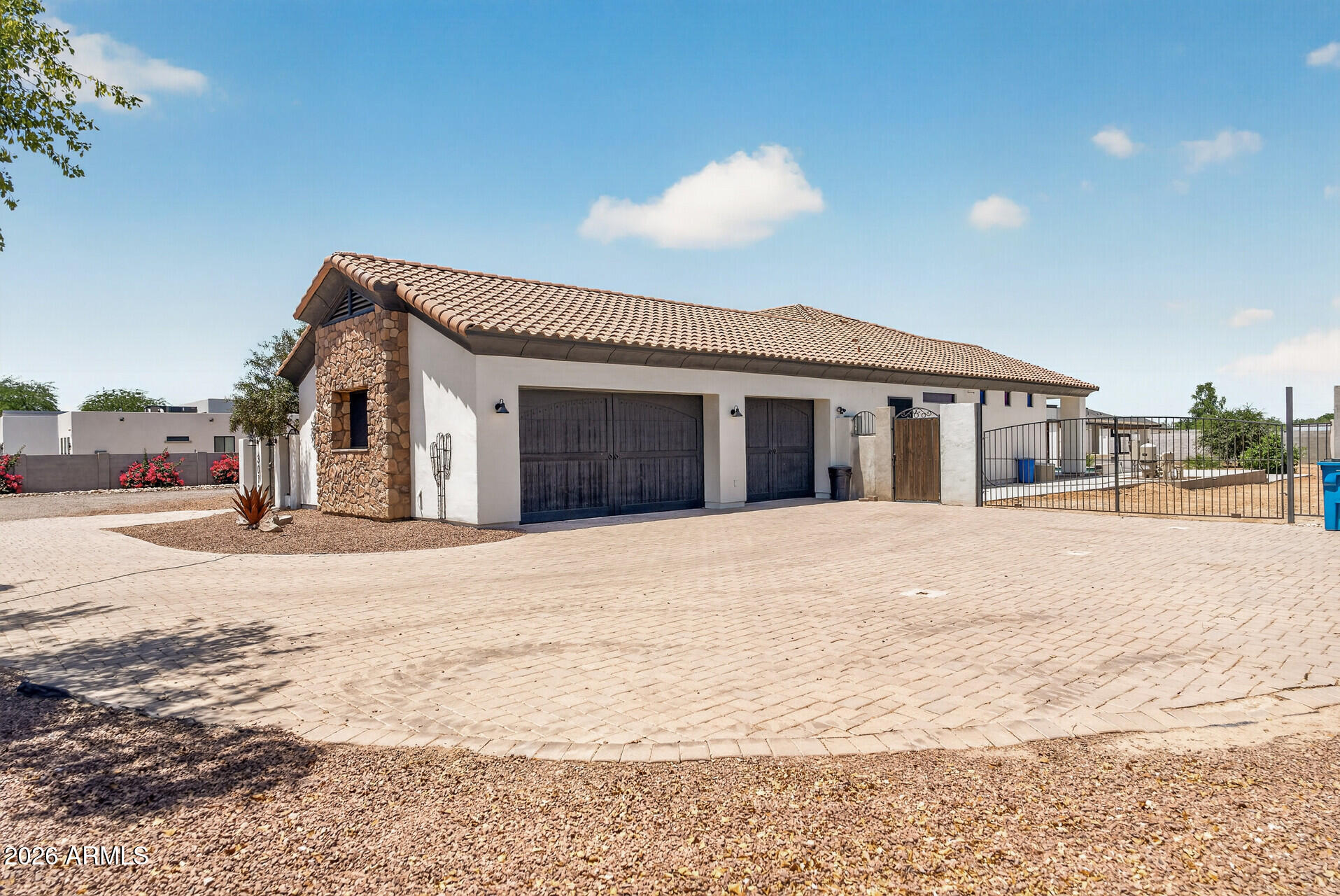 3012 W SOUTH MOUNTAIN Avenue