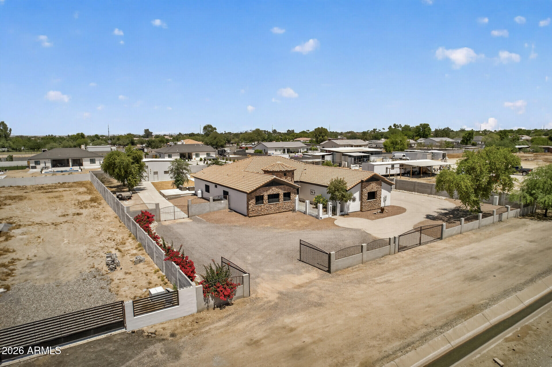 3012 W SOUTH MOUNTAIN Avenue