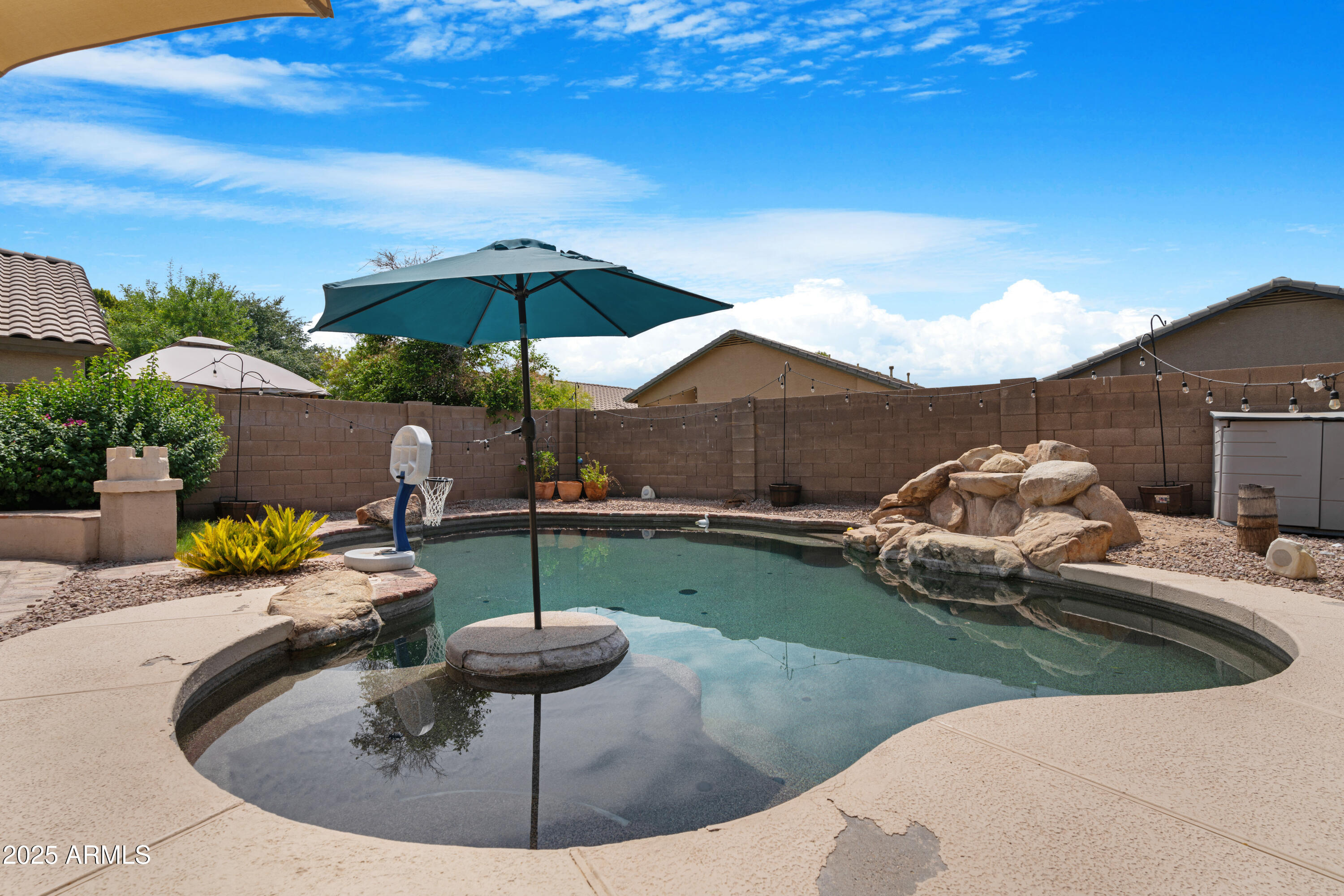 1741 E CARLA VISTA Drive