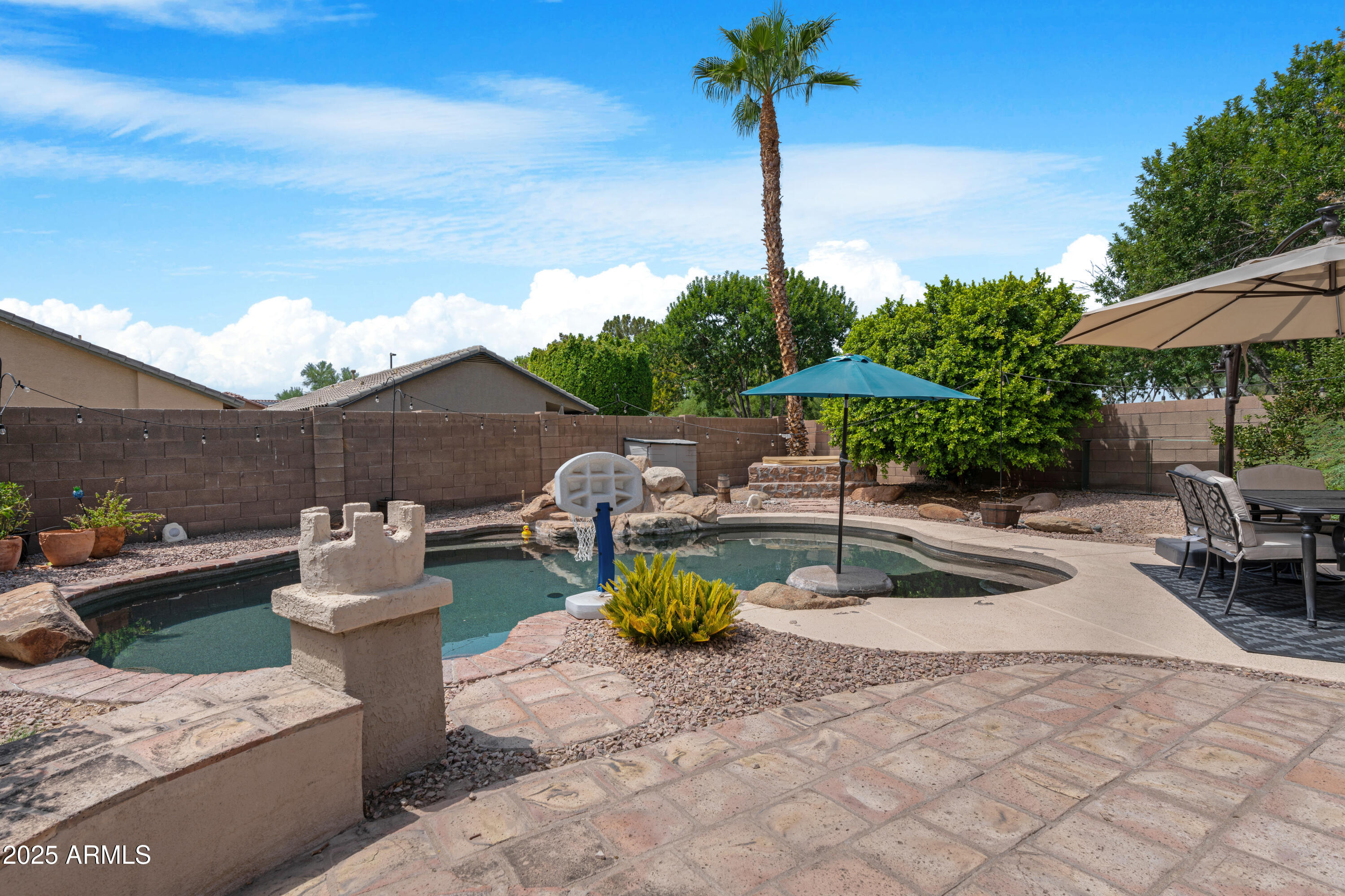 1741 E CARLA VISTA Drive