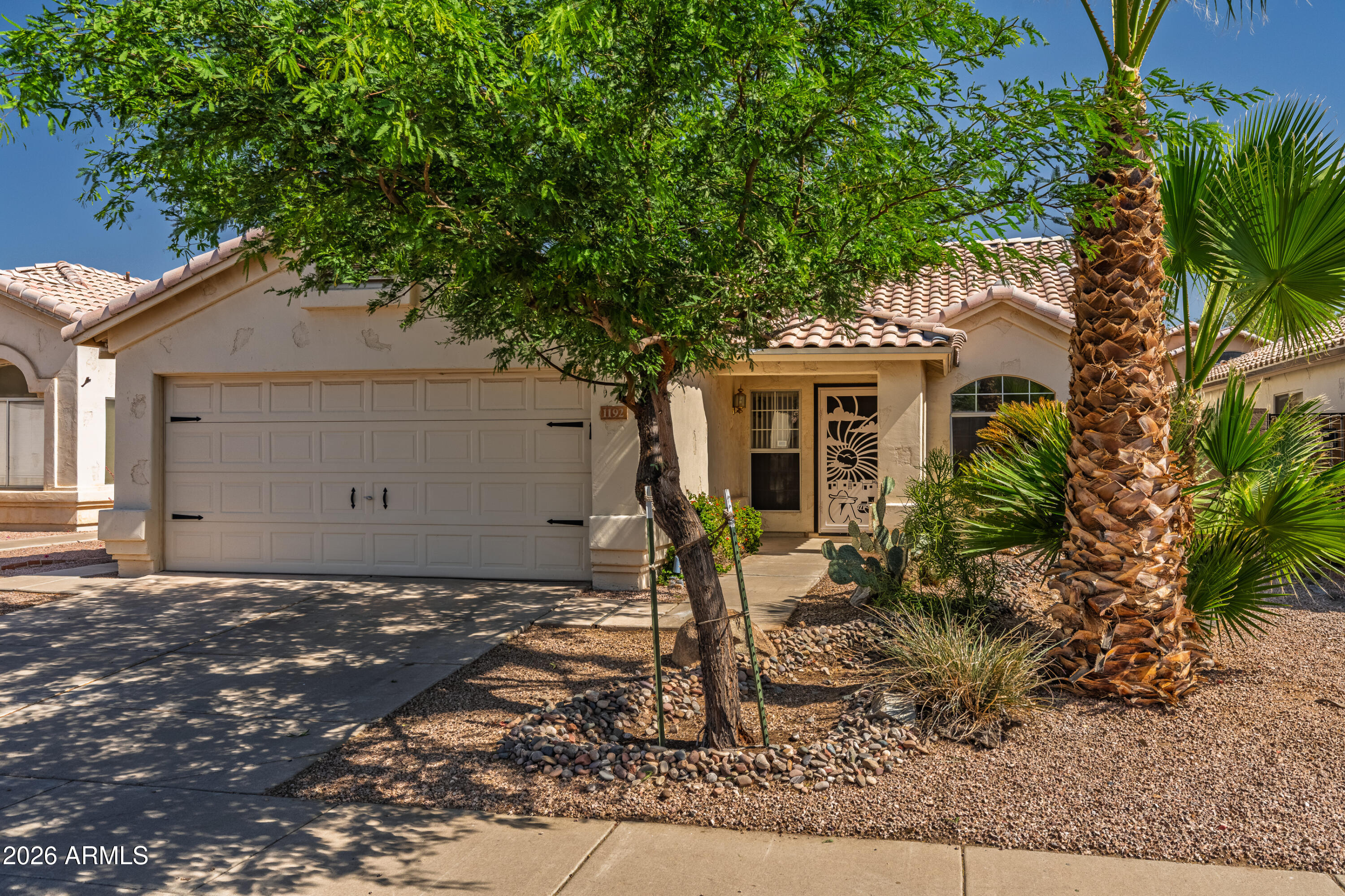 1192 W PARK Court