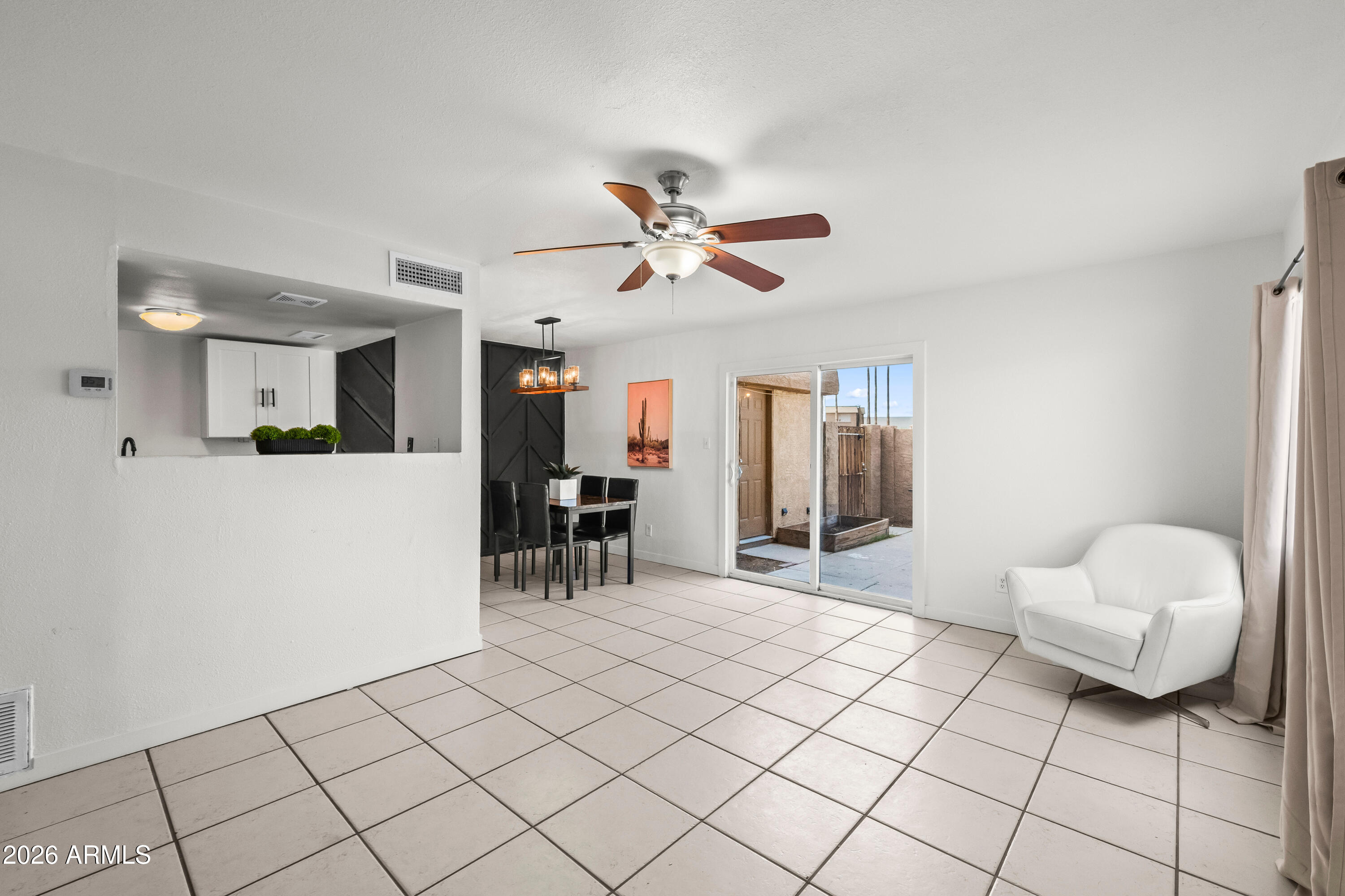 4627 E SOUTHGATE Avenue