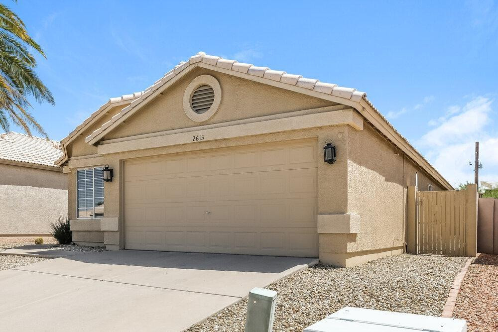2613 N Silverado