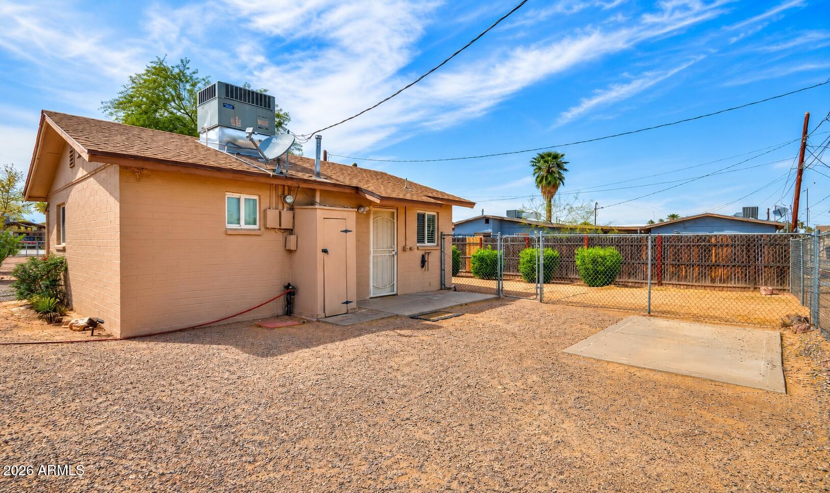 300 N MORRISON Avenue