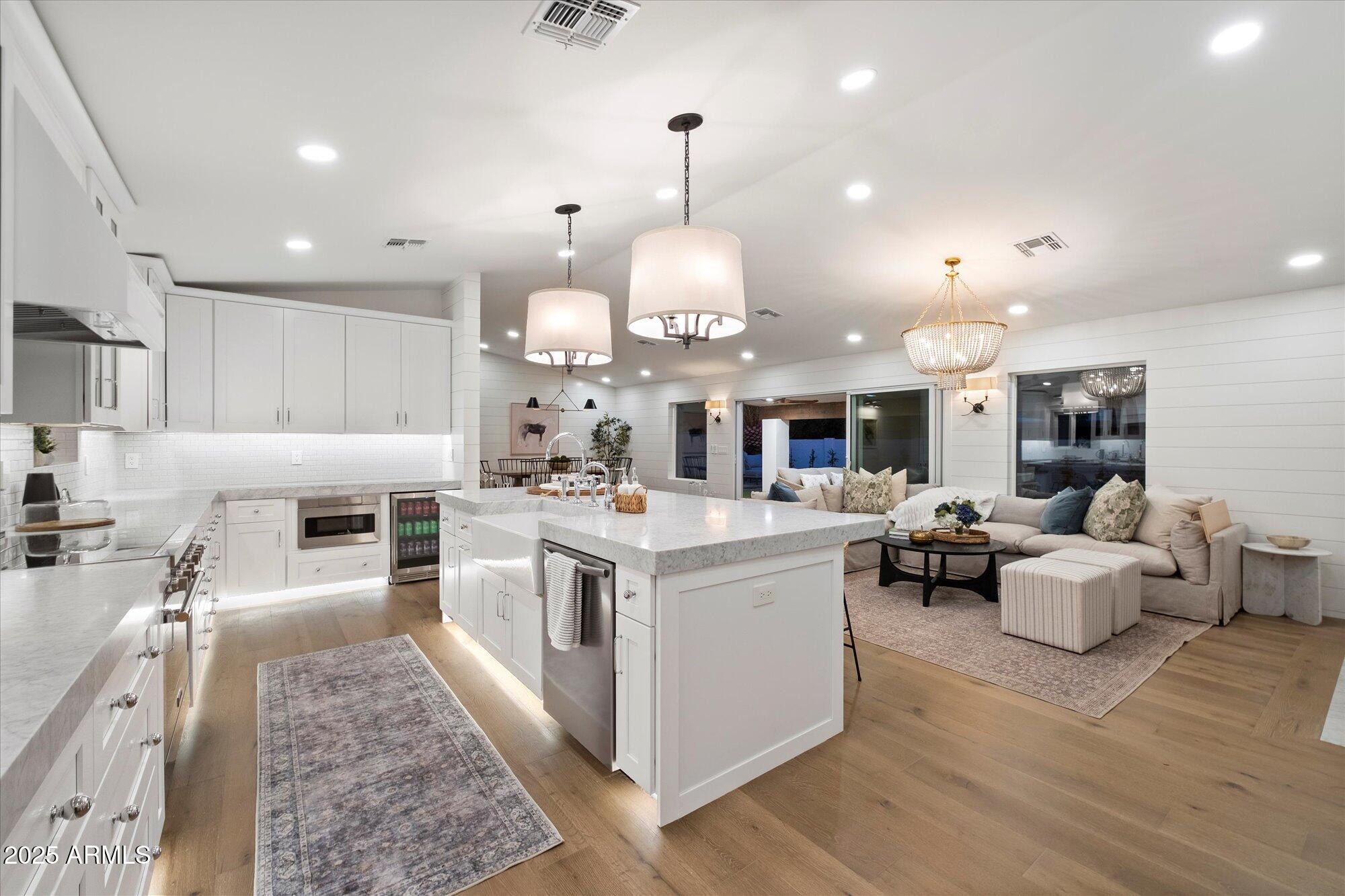 5419 E Everett Drive