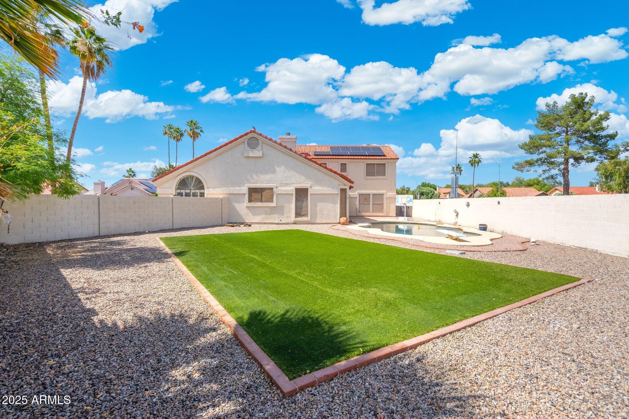 7503 W JULIE Drive