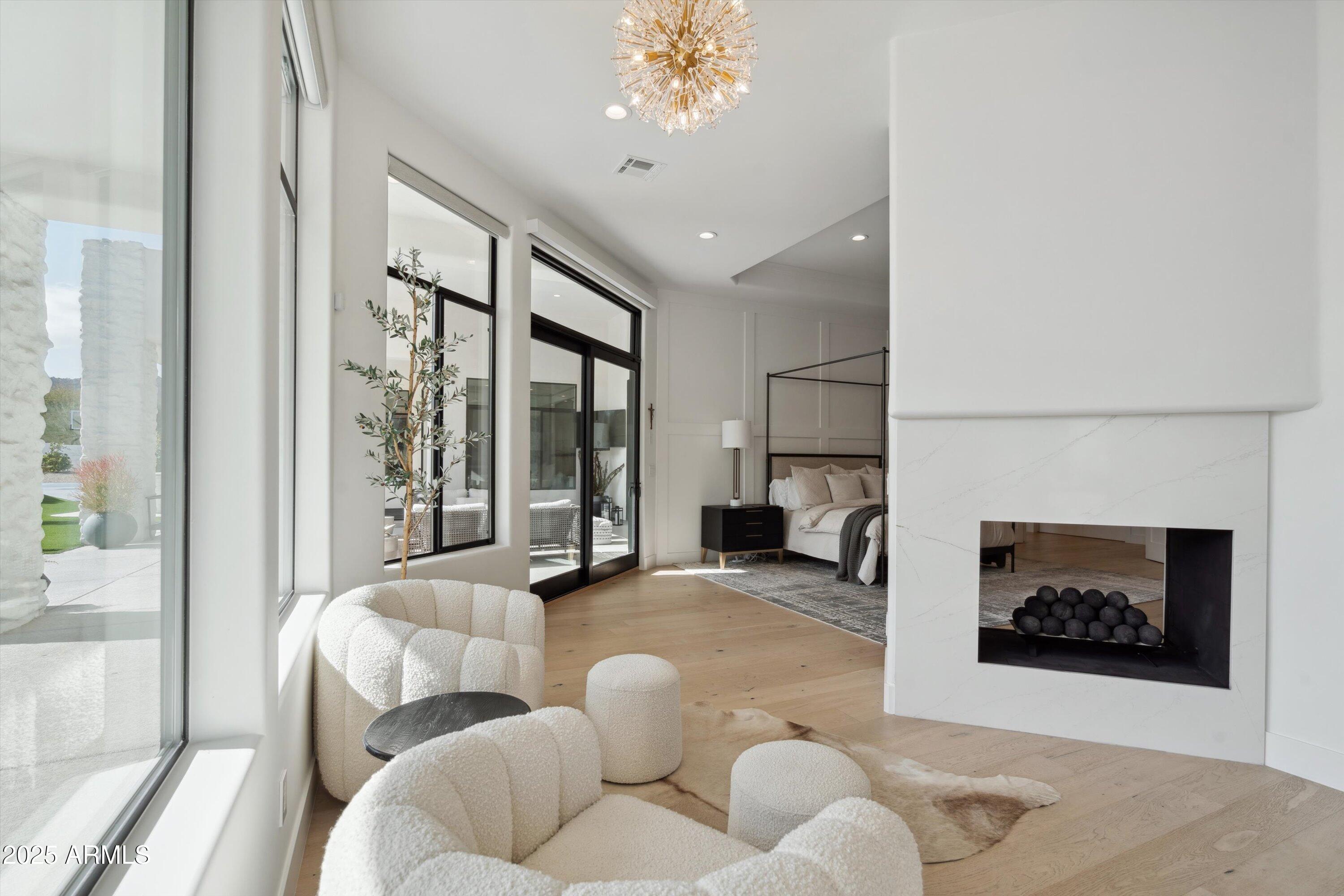7610 N MOCKINGBIRD Lane