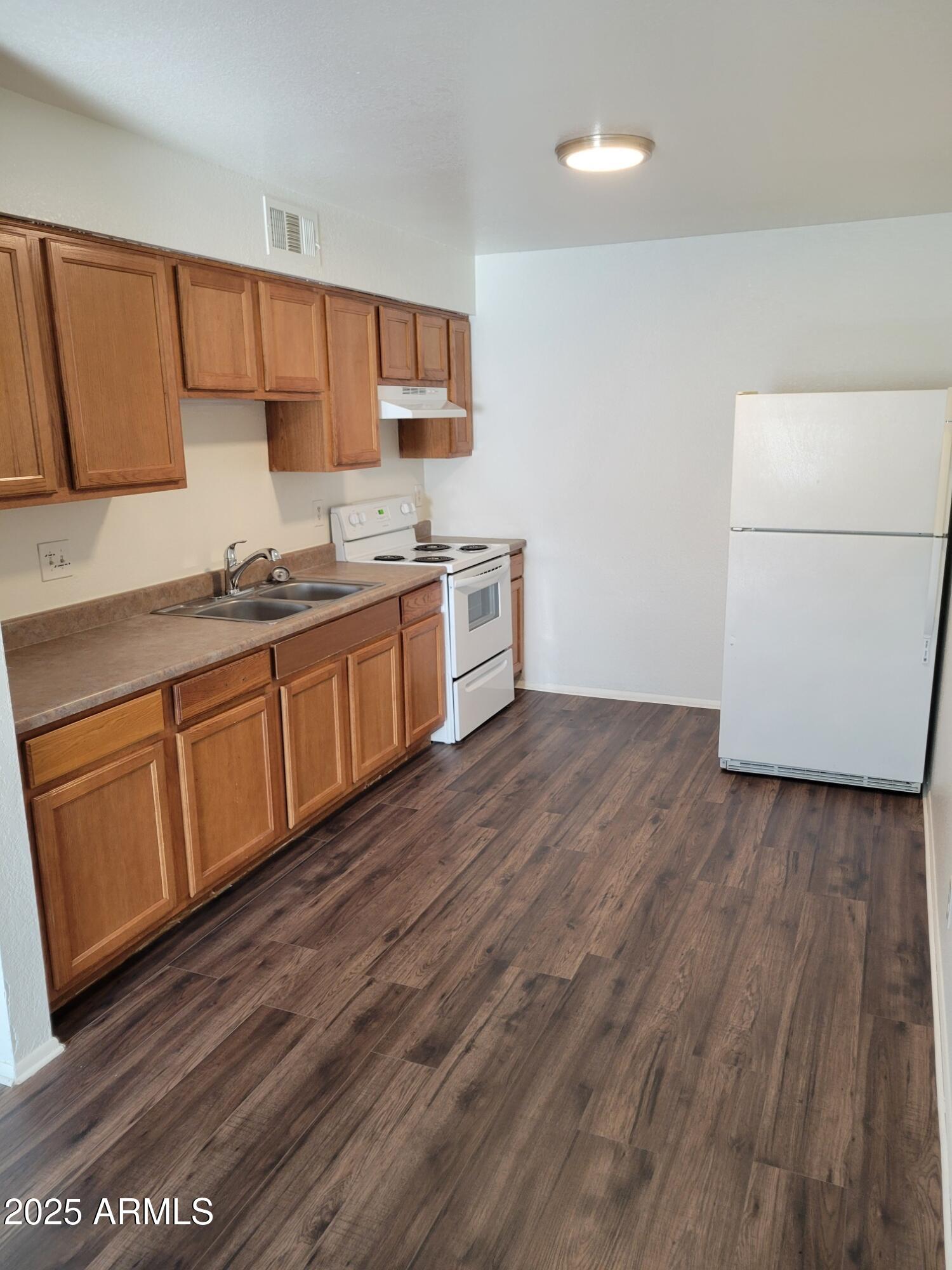 2419 N AMARILLO Street 16