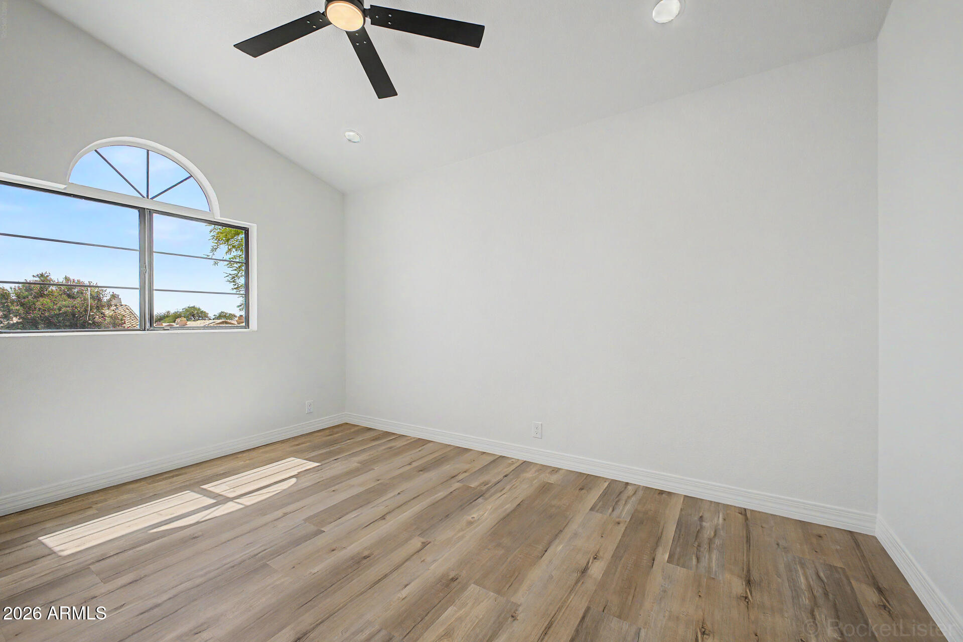 DESERT WILLOW ESTATES AT TATUM RANCH REPLAT - Residential