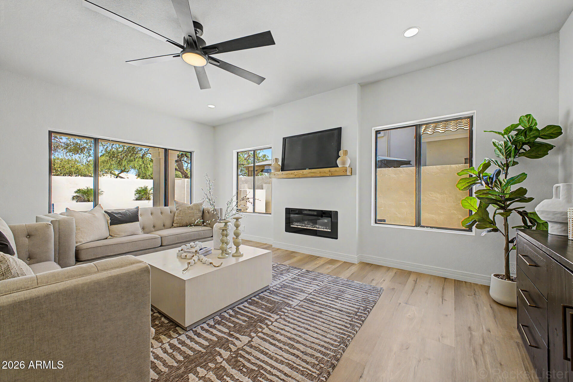 DESERT WILLOW ESTATES AT TATUM RANCH REPLAT - Residential