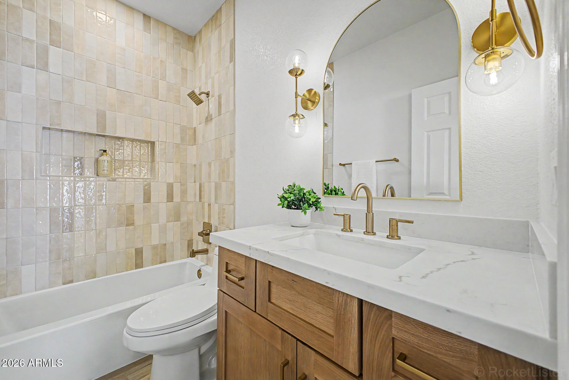 DESERT WILLOW ESTATES AT TATUM RANCH REPLAT - Residential