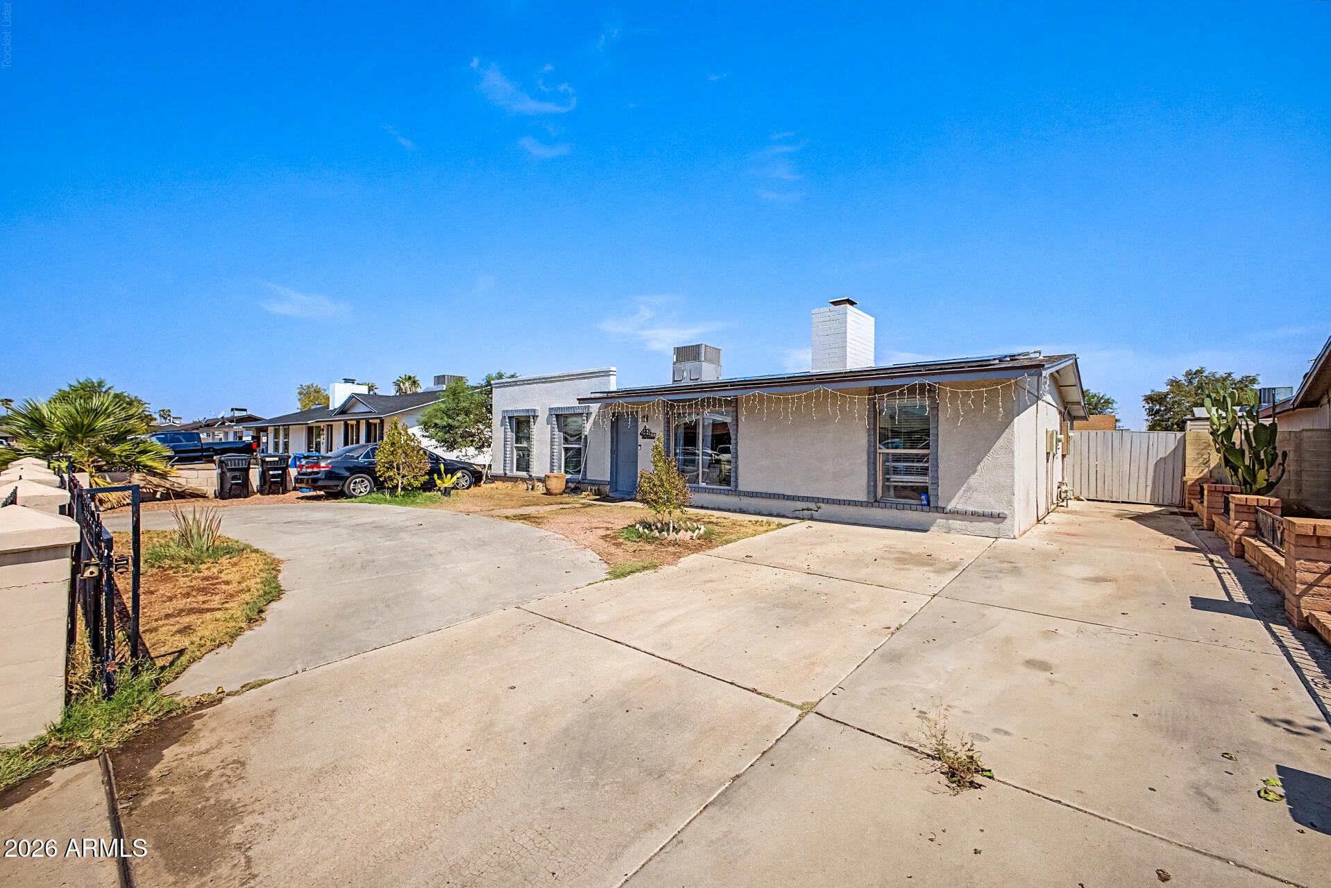 8730 W EARLL Drive