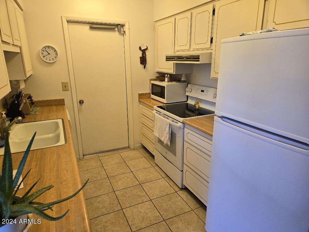 10019 W OCOTILLO Drive