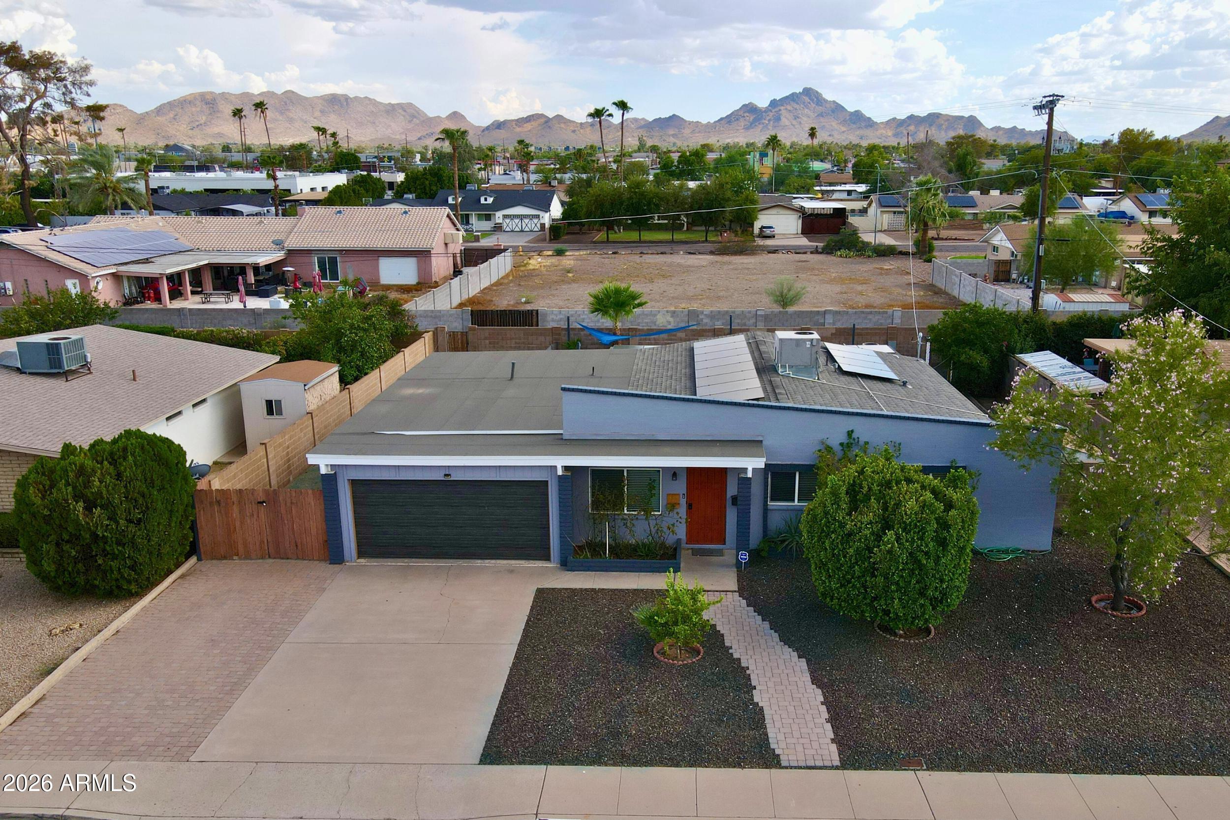 3109 E LARKSPUR Drive