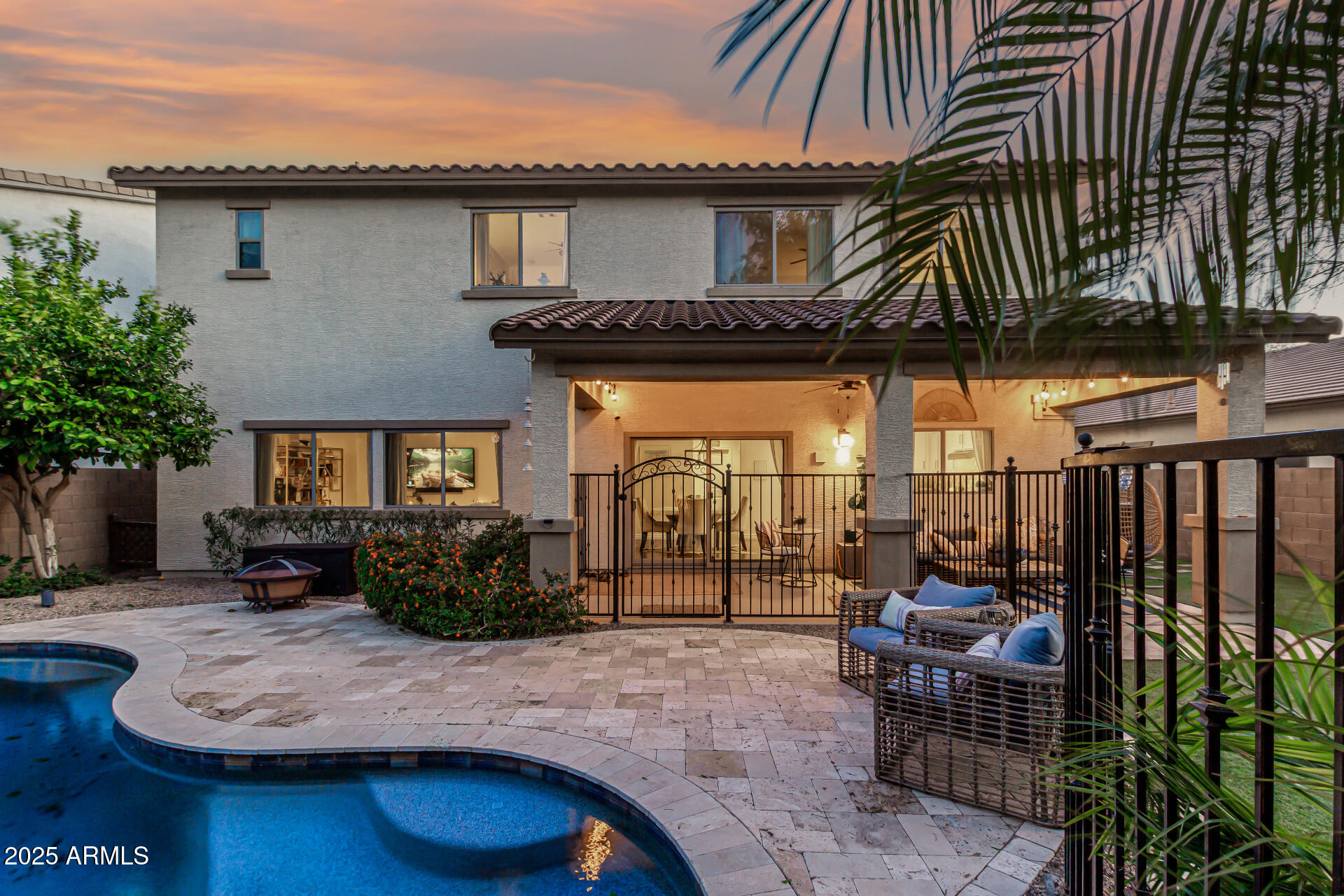 2744 E DONATO Drive