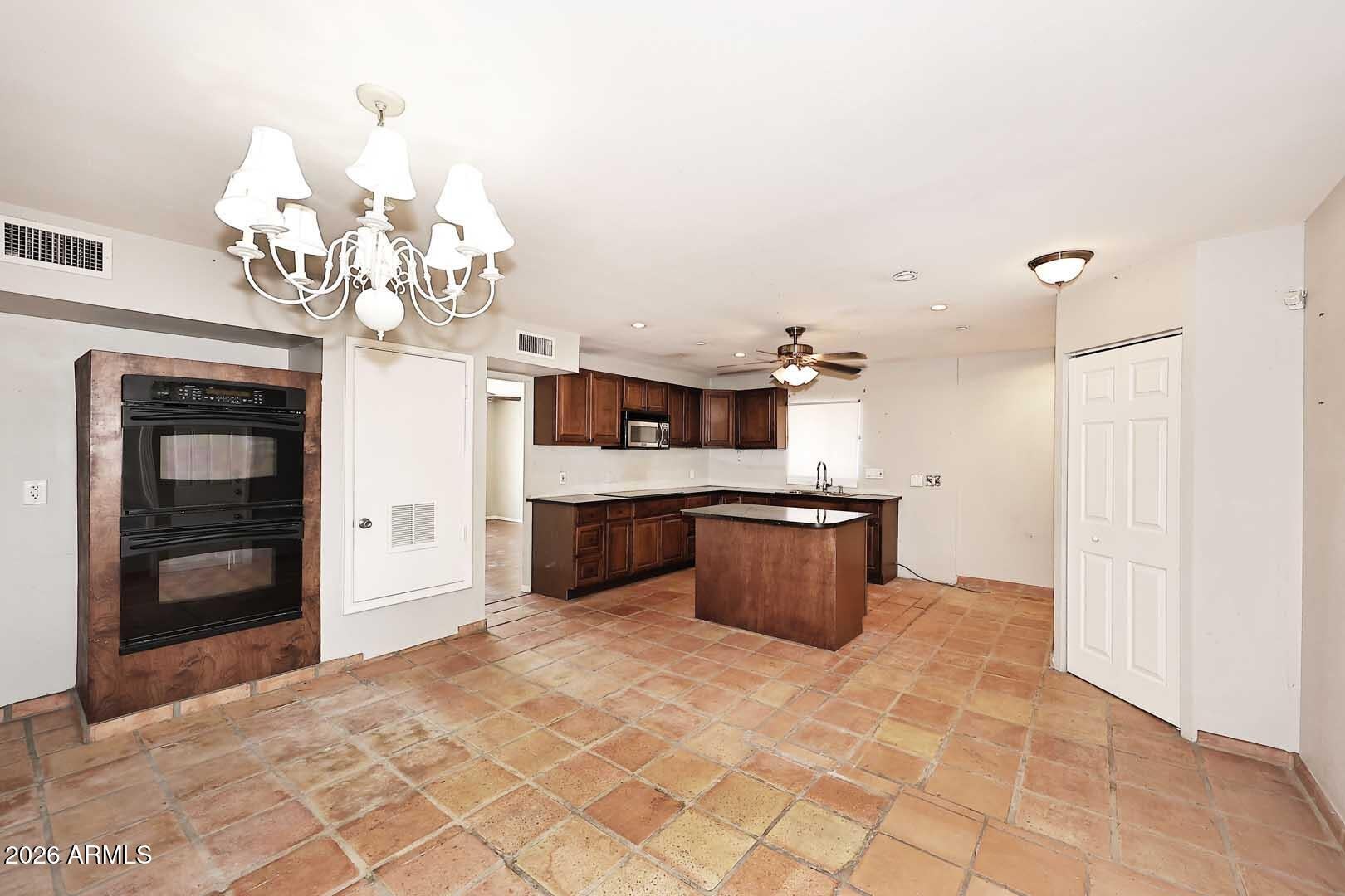 3541 W SAHUARO Drive