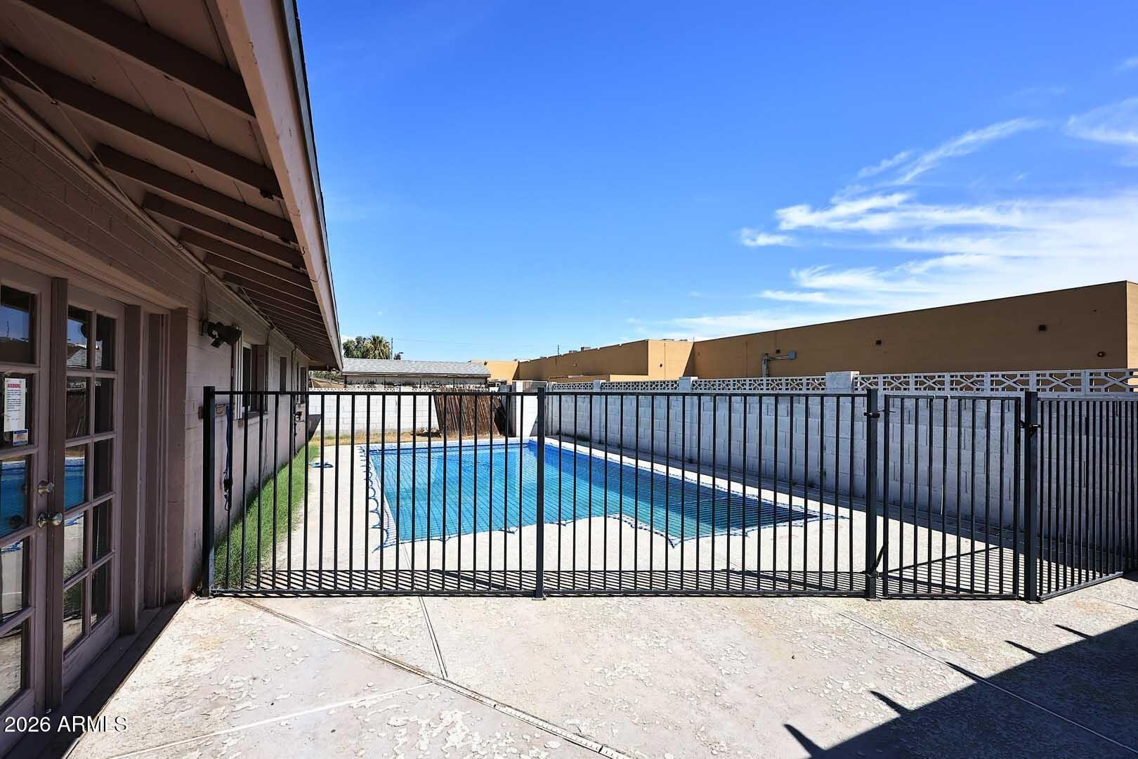 3541 W SAHUARO Drive