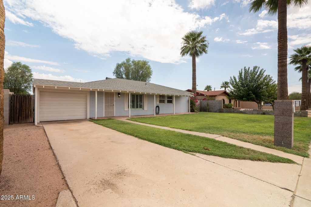 Photo of 914 N Cameron Avenue, Casa Grande, AZ 85122 (MLS # 6923515)