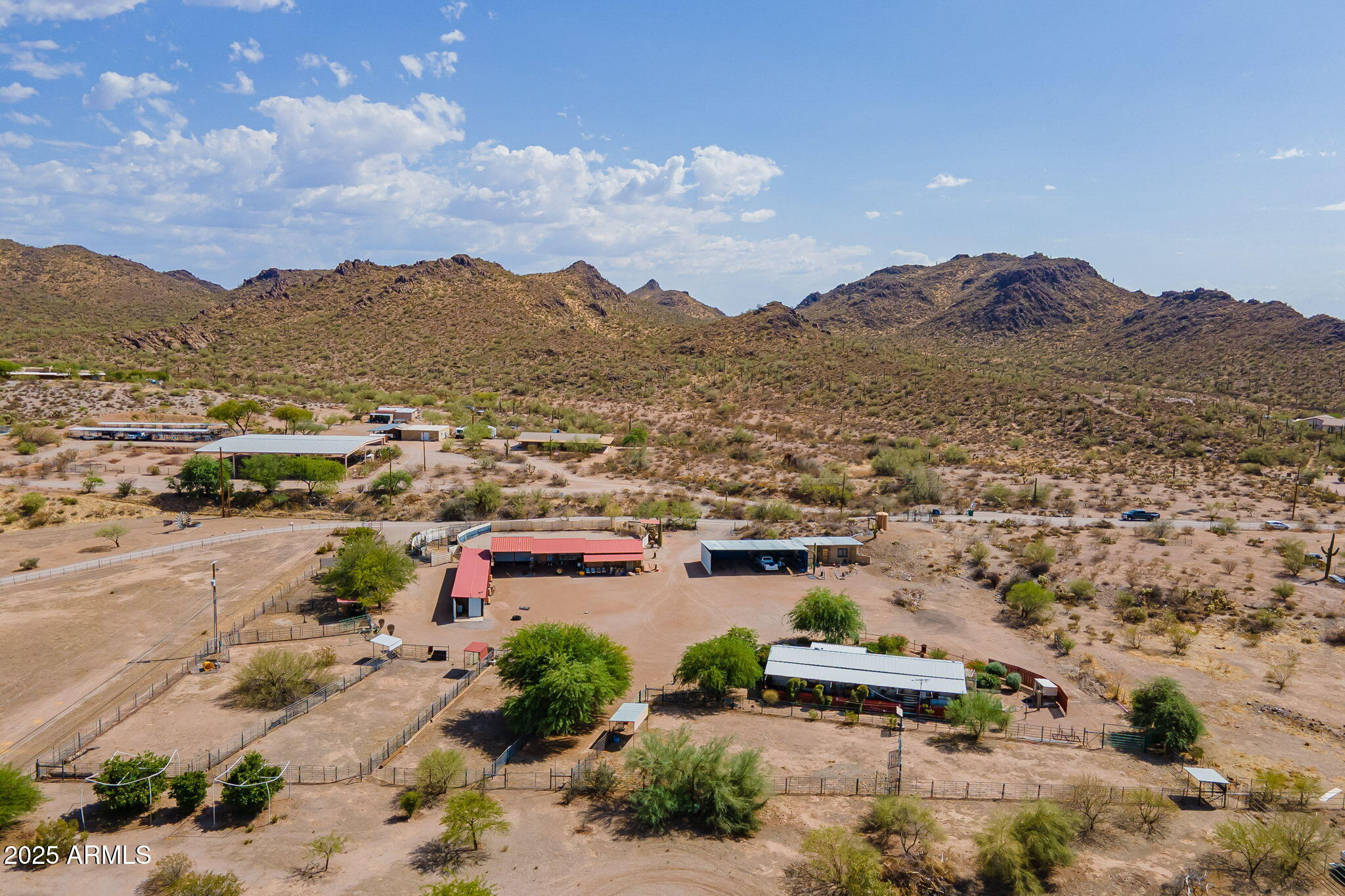 1900 W RUNNING DEER Drive