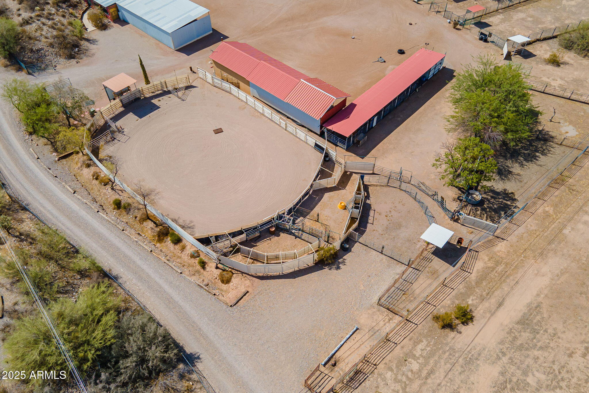 1900 W RUNNING DEER Drive