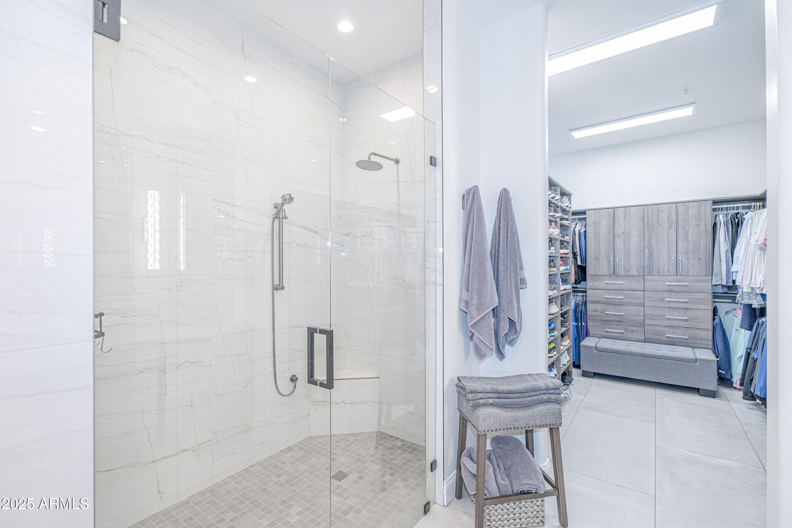 Scottsdale, Arizona 85255, United States, 4 Bedrooms Bedrooms, ,4 BathroomsBathrooms,Residential,Pending,204608