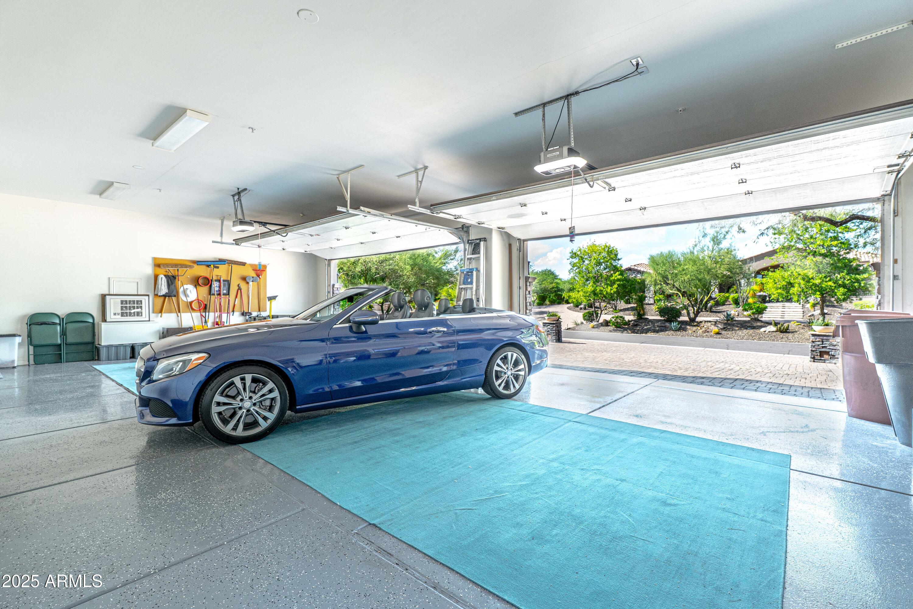 Scottsdale, Arizona 85255, United States, 4 Bedrooms Bedrooms, ,4 BathroomsBathrooms,Residential,Pending,204608