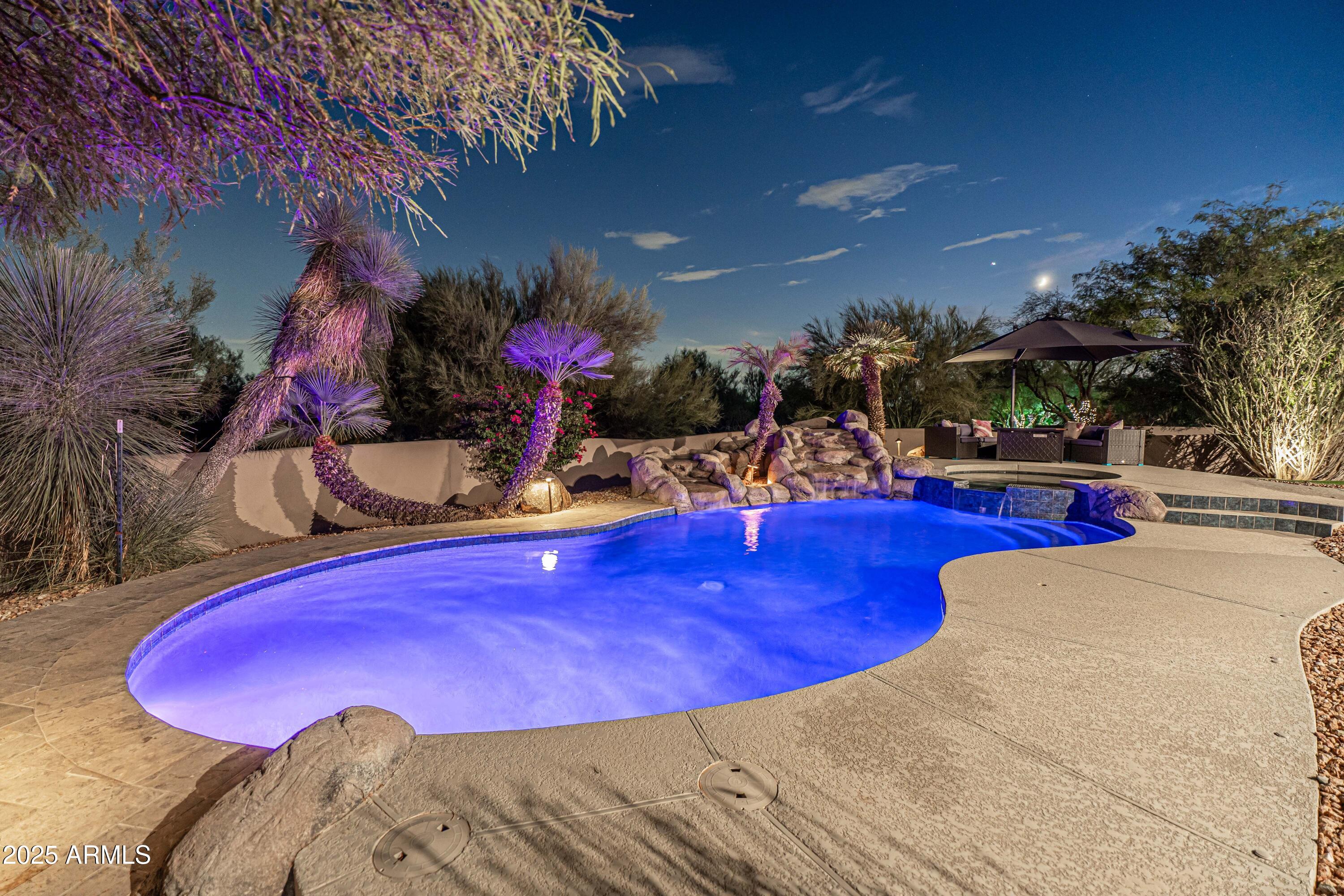 Scottsdale, Arizona 85255, United States, 4 Bedrooms Bedrooms, ,4 BathroomsBathrooms,Residential,Pending,204608