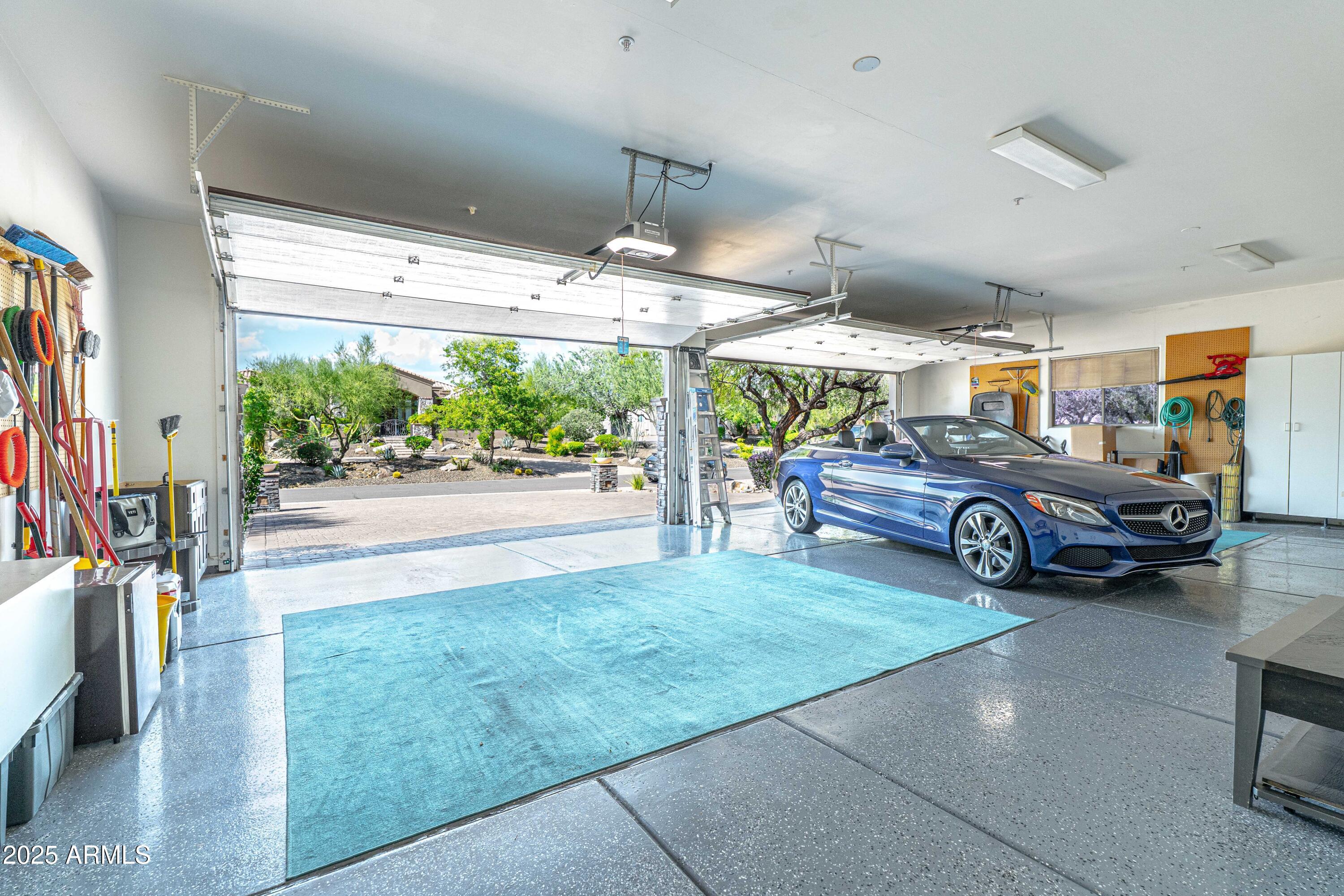 Scottsdale, Arizona 85255, United States, 4 Bedrooms Bedrooms, ,4 BathroomsBathrooms,Residential,Pending,204608