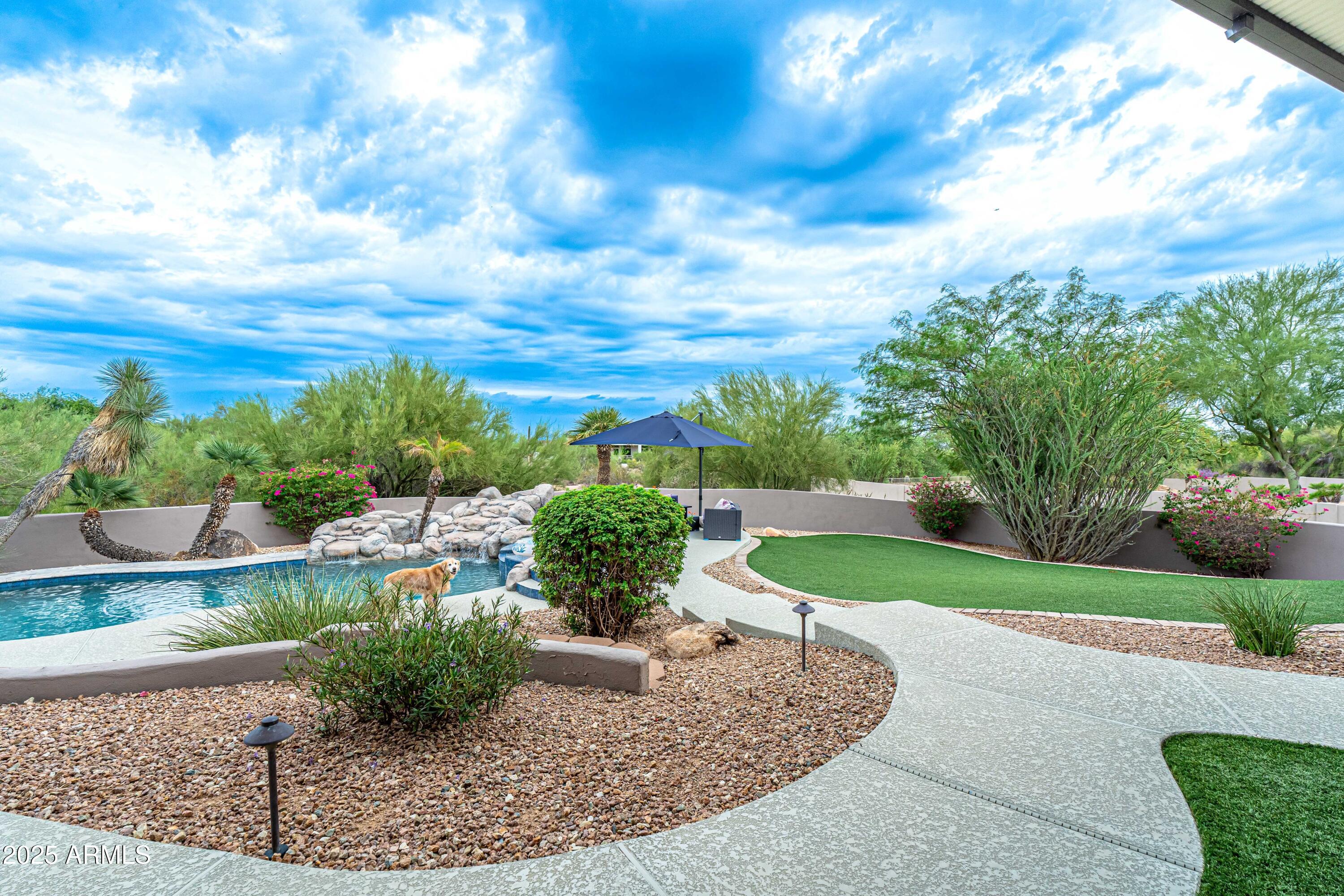 Scottsdale, Arizona 85255, United States, 4 Bedrooms Bedrooms, ,4 BathroomsBathrooms,Residential,Pending,204608