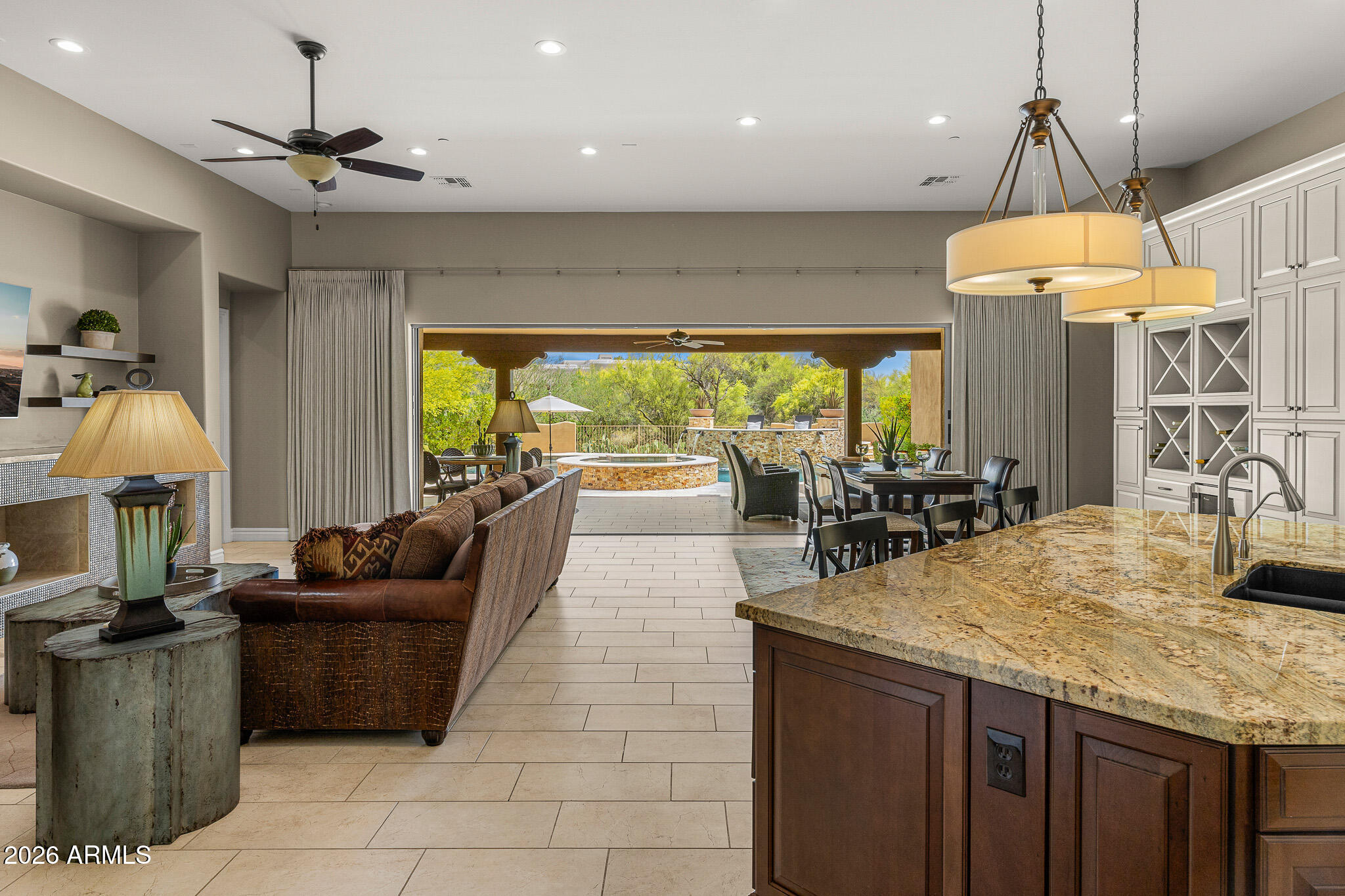 8300 E Dixileta Drive 289