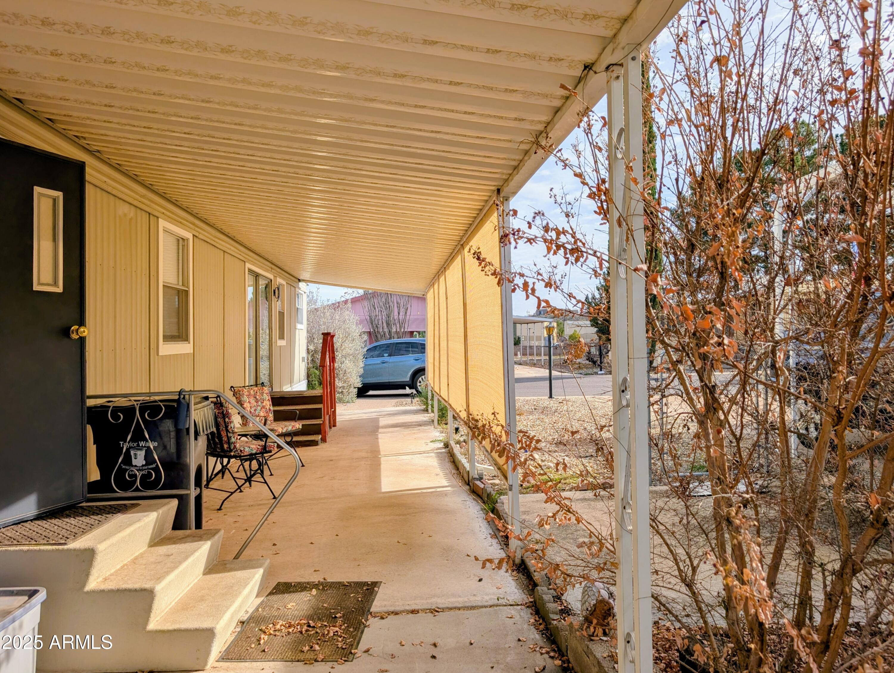 325 W State Route 89A -- 72