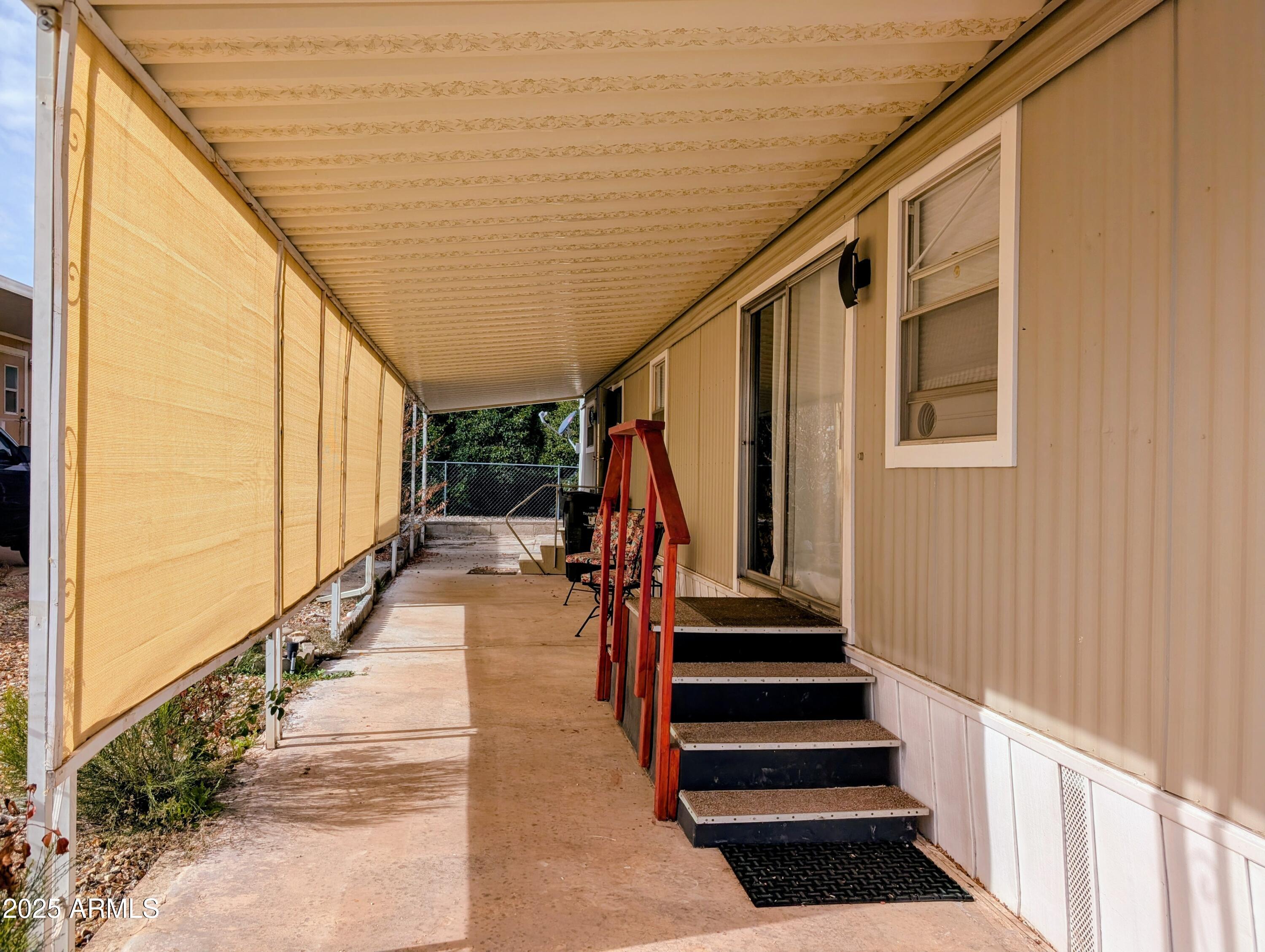 325 W State Route 89A -- 72