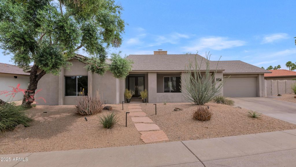 Photo of 7806 E Via De La Entrada, Scottsdale, AZ 85258 (MLS # 6945549)