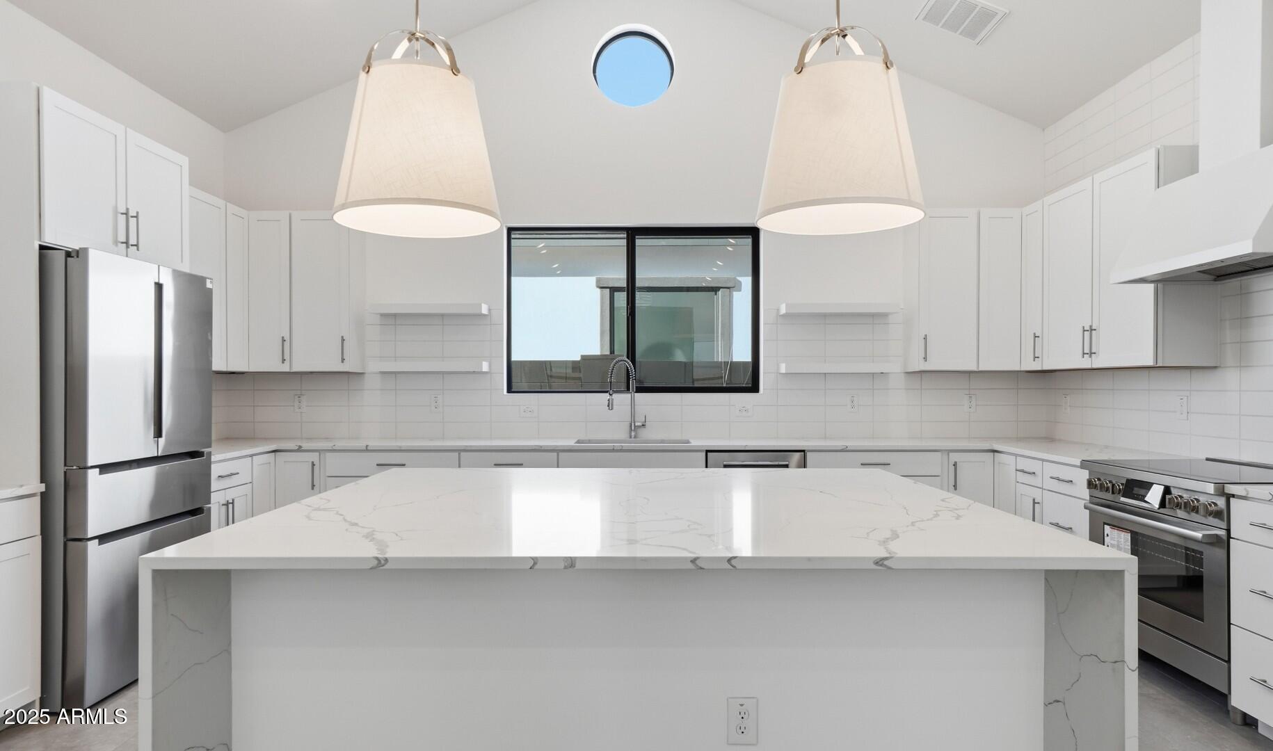 668 E Greenback Drive