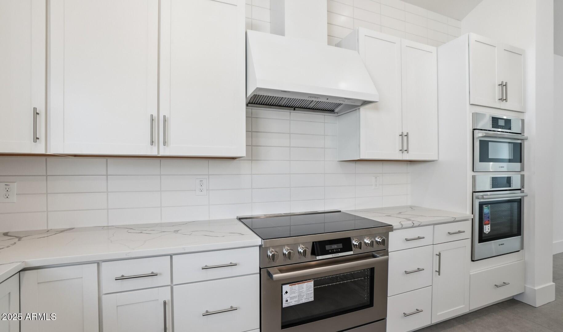 668 E Greenback Drive