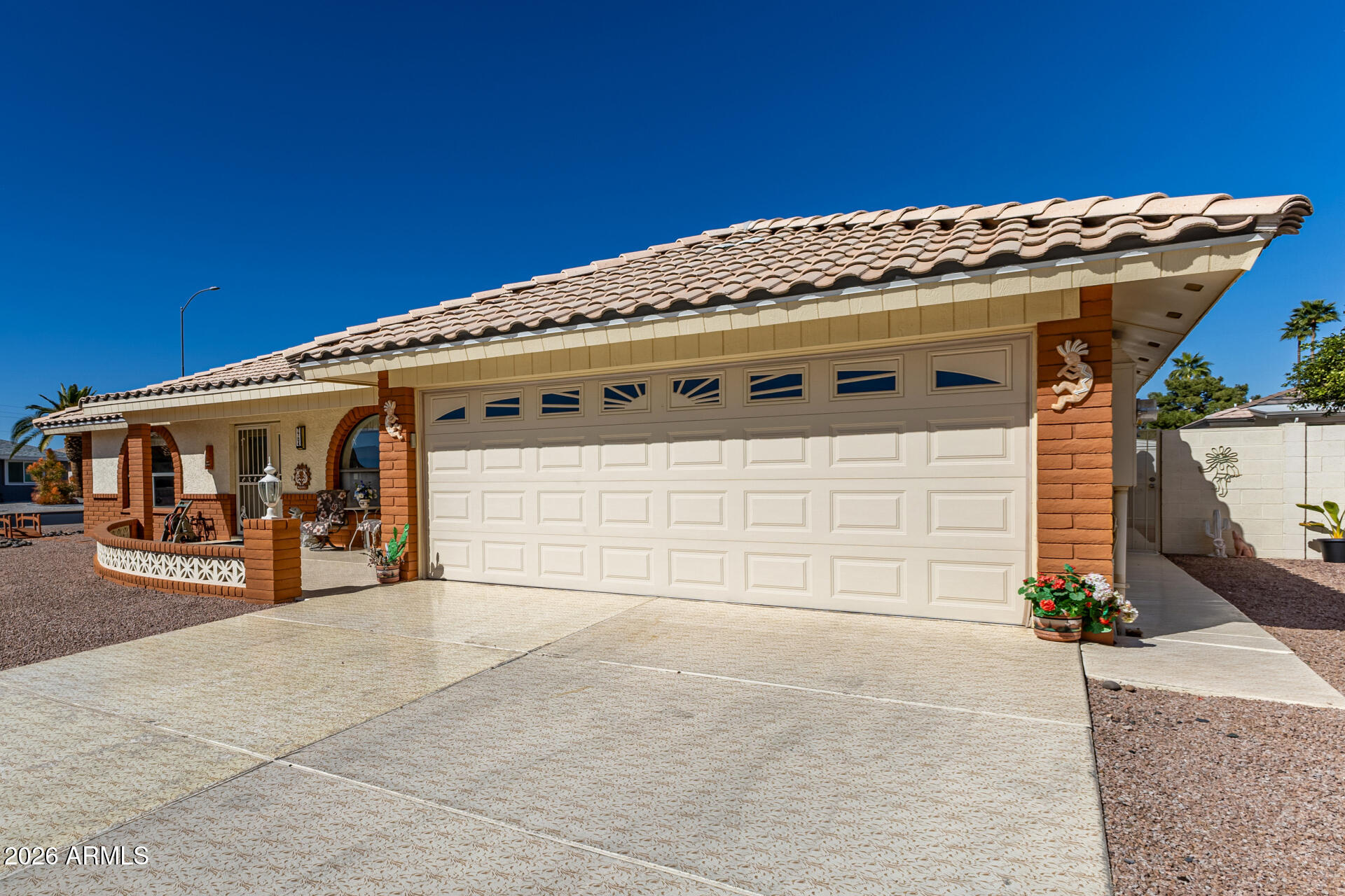 7704 E NAVARRO Avenue