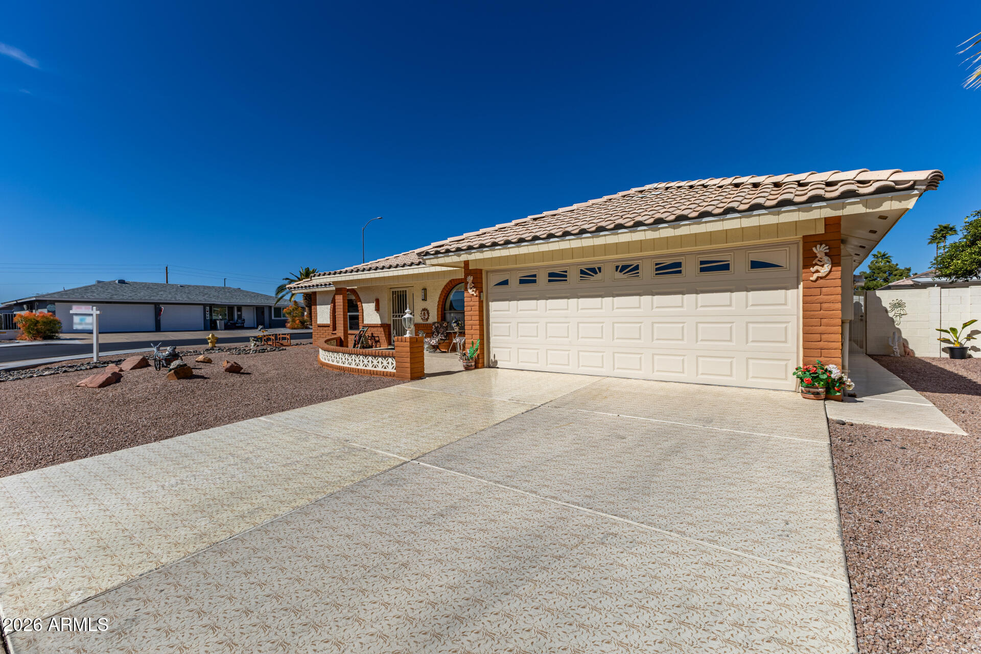 7704 E NAVARRO Avenue