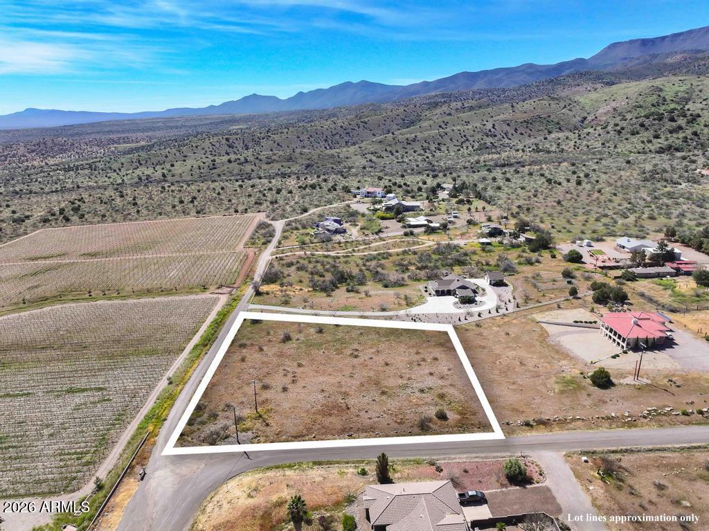 000 E Windmill Lane E '-'