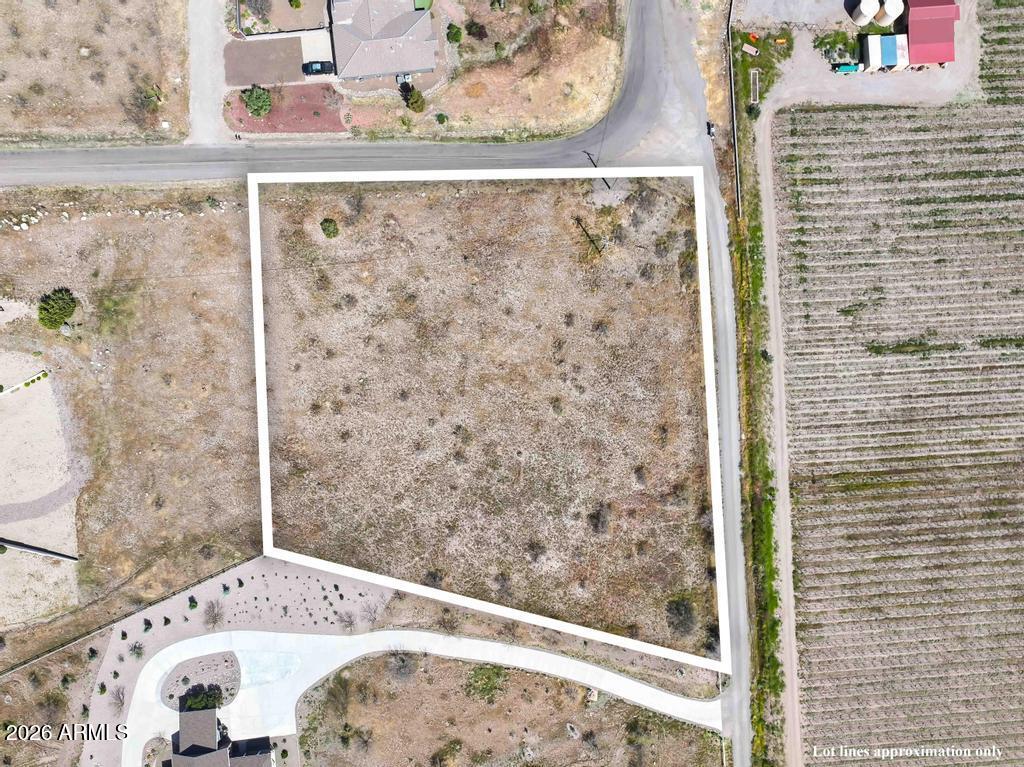 000 E Windmill Lane E '-'