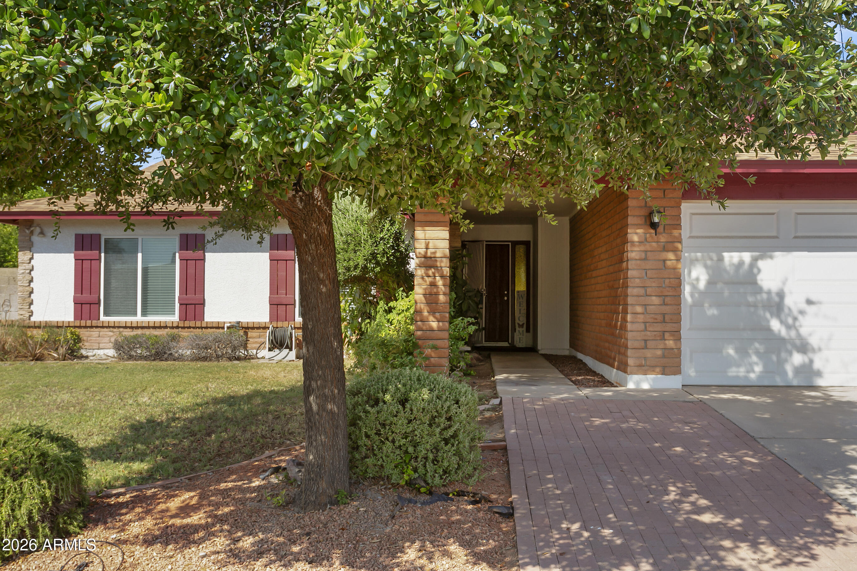 2204 N SANTA ANNA Court